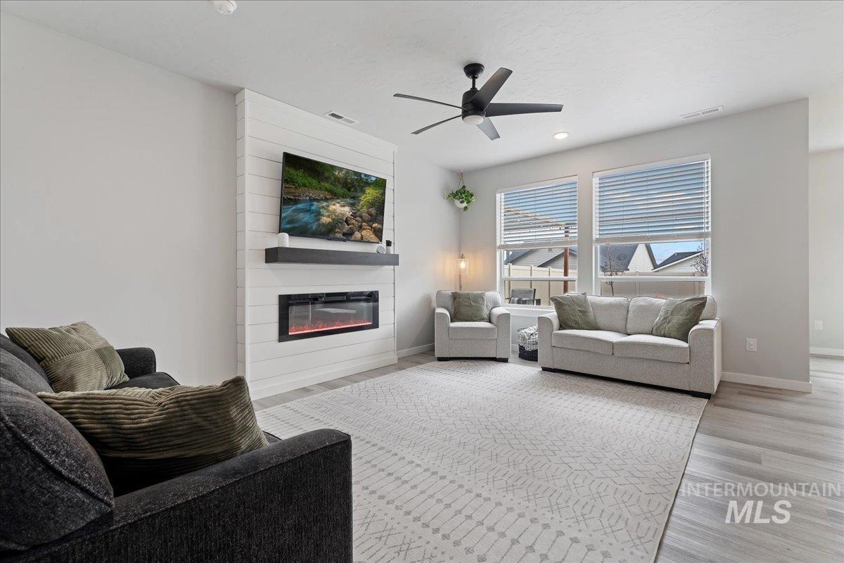 5051 W Lesina, Meridian, Idaho 83646, 4 Bedrooms, 2.5 Bathrooms, Residential For Sale, Price $525,000,MLS 98973215