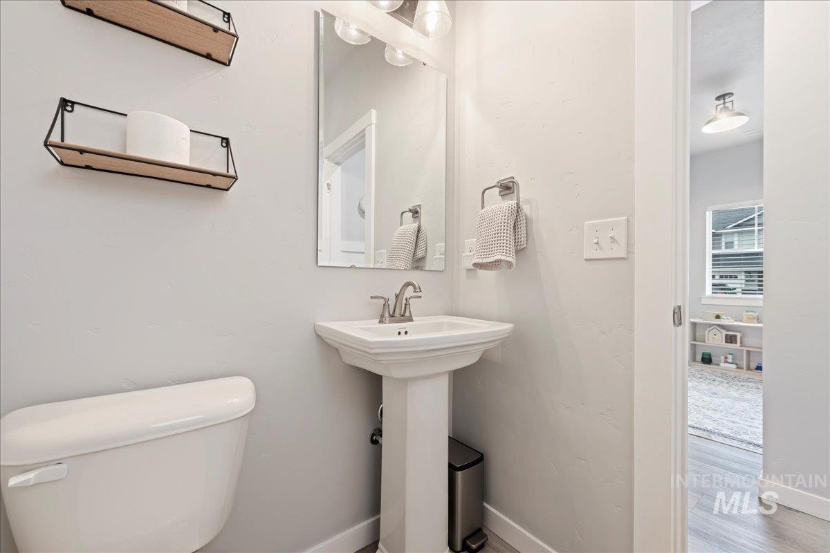 5051 W Lesina, Meridian, Idaho 83646, 4 Bedrooms, 2.5 Bathrooms, Residential For Sale, Price $515,000, 98973215