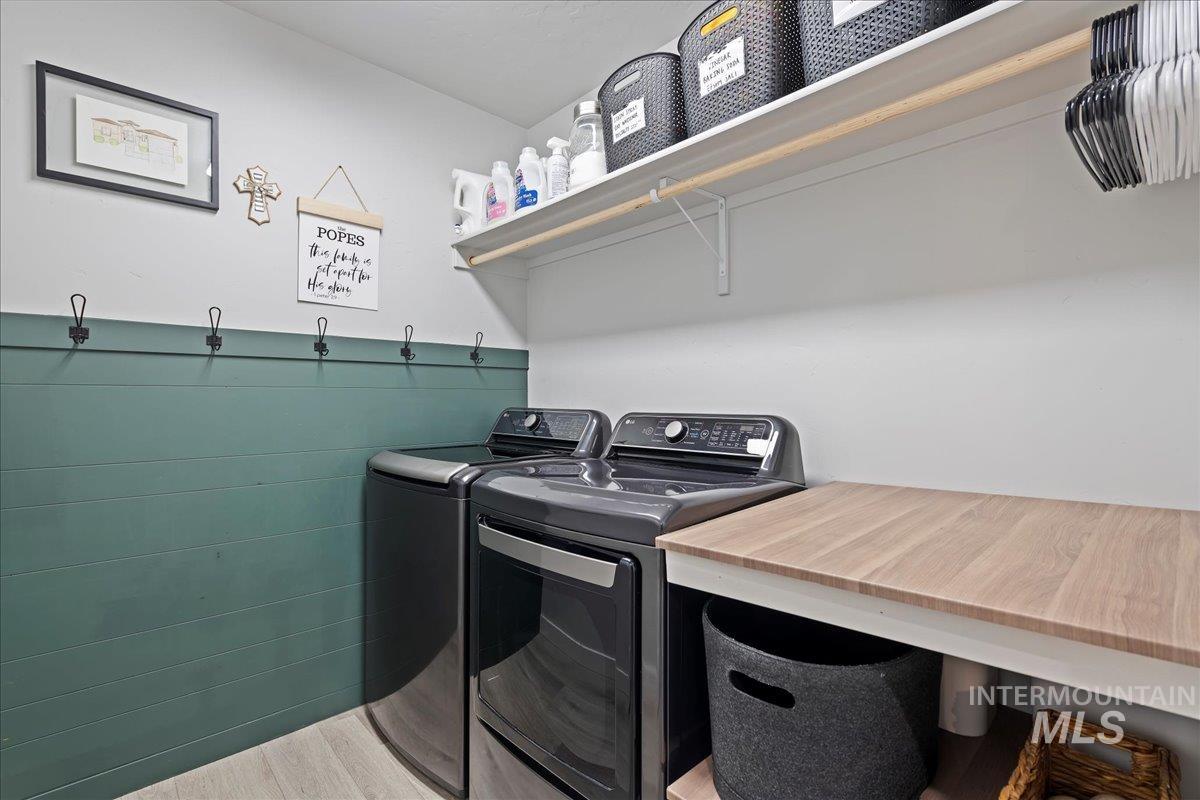 5051 W Lesina, Meridian, Idaho 83646, 4 Bedrooms, 2.5 Bathrooms, Residential For Sale, Price $525,000,MLS 98973215