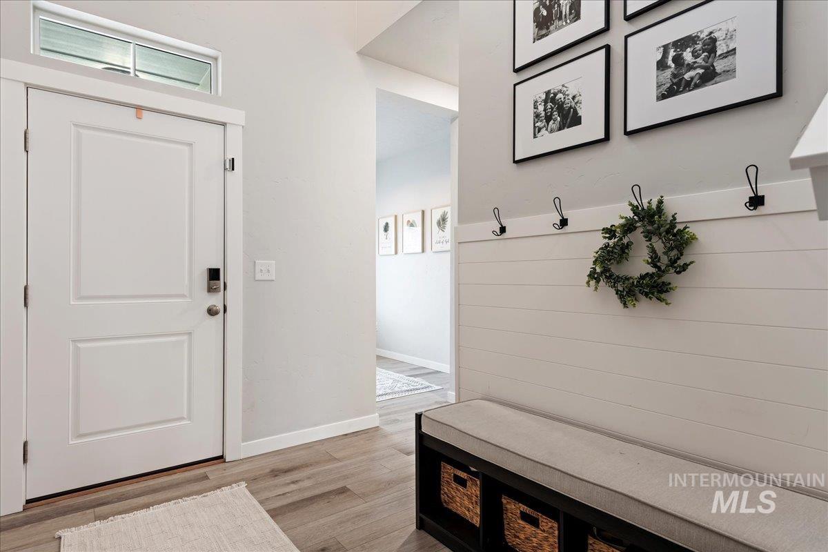 5051 W Lesina, Meridian, Idaho 83646, 4 Bedrooms, 2.5 Bathrooms, Residential For Sale, Price $525,000,MLS 98973215