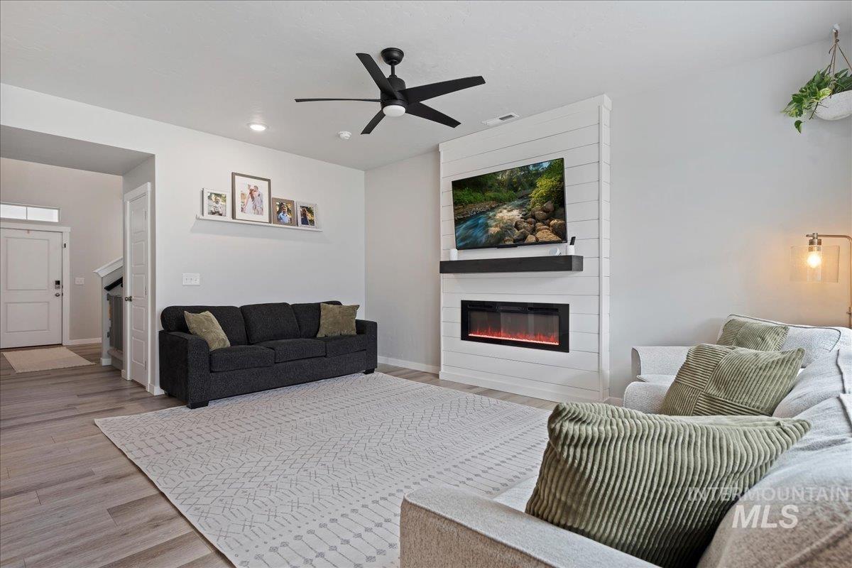 5051 W Lesina, Meridian, Idaho 83646, 4 Bedrooms, 2.5 Bathrooms, Residential For Sale, Price $525,000,MLS 98973215