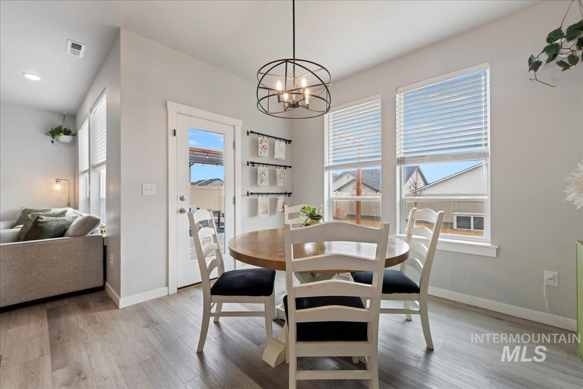 5051 W Lesina, Meridian, Idaho 83646, 4 Bedrooms, 2.5 Bathrooms, Residential For Sale, Price $525,000,MLS 98973215