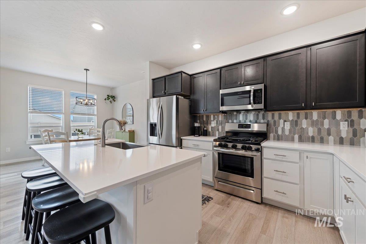 5051 W Lesina, Meridian, Idaho 83646, 4 Bedrooms, 2.5 Bathrooms, Residential For Sale, Price $525,000,MLS 98973215