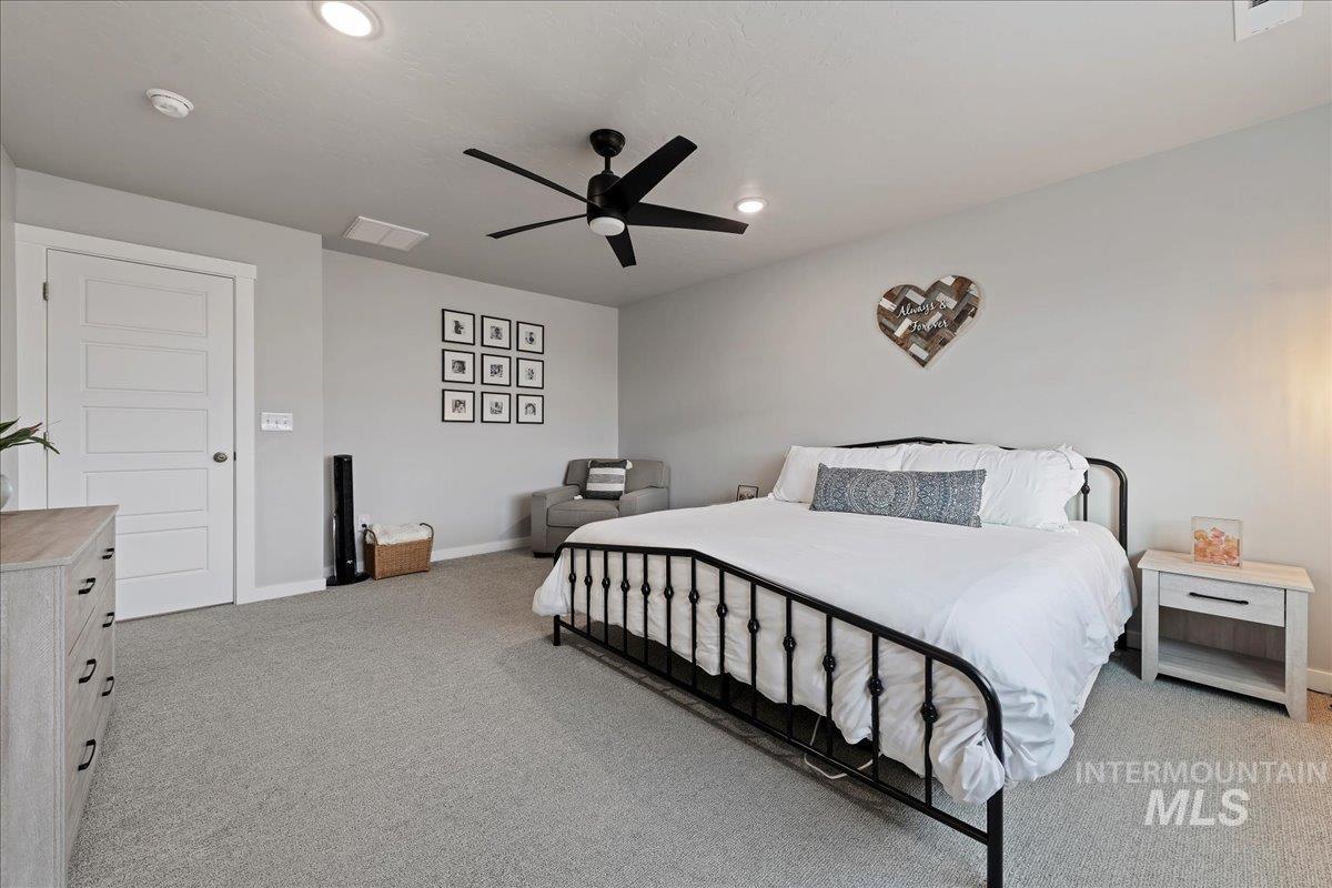 5051 W Lesina, Meridian, Idaho 83646, 4 Bedrooms, 2.5 Bathrooms, Residential For Sale, Price $525,000,MLS 98973215