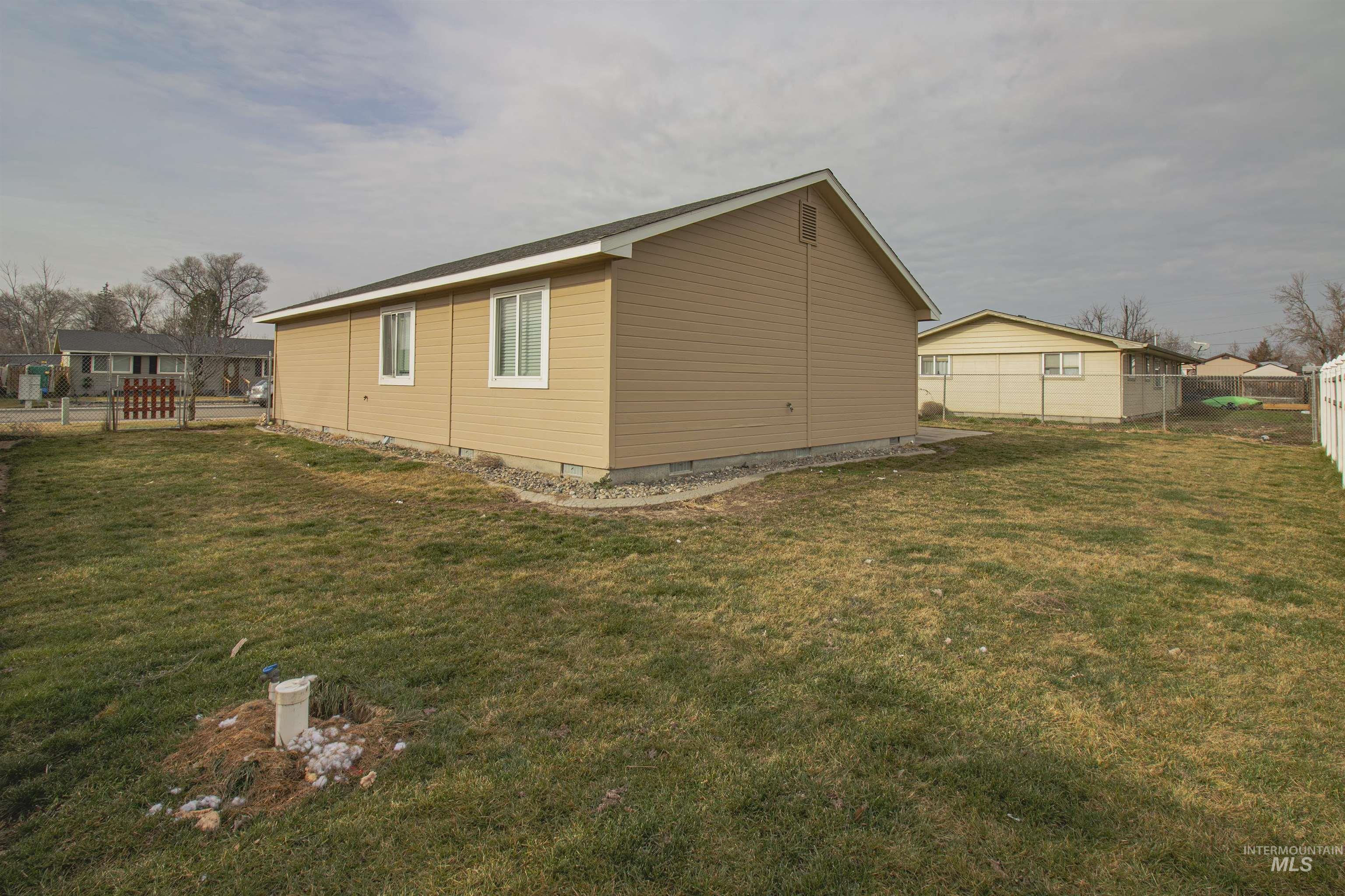1346 N 1st Street, Payette, Idaho 83661, 3 Bedrooms, 2 Bathrooms, Residential For Sale, Price $310,000,MLS 98973216