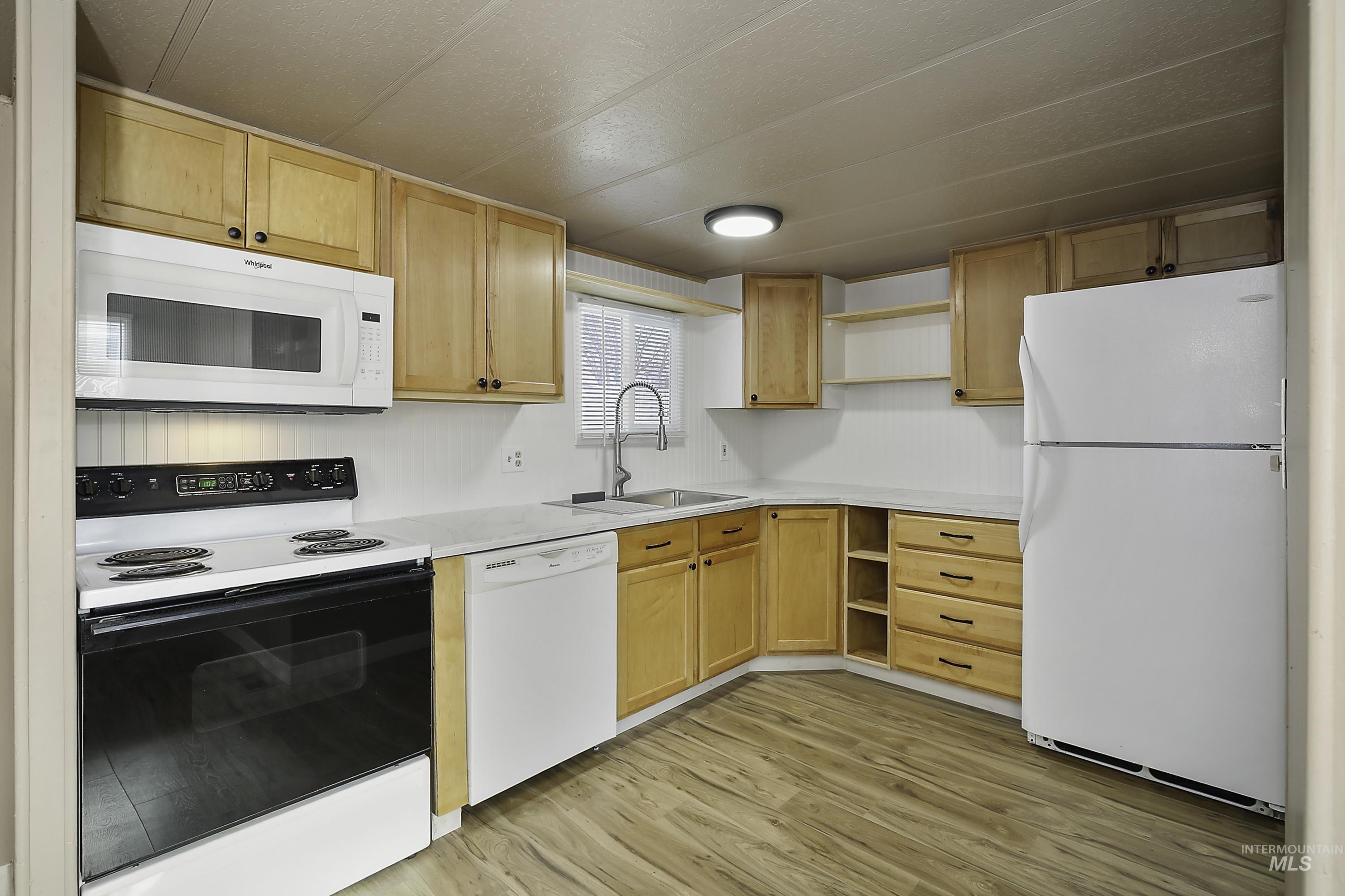 631 Warner Ave. #18, Lewiston, Idaho 83501, 2 Bedrooms, 1 Bathroom, Residential For Sale, Price $72,500,MLS 98973217