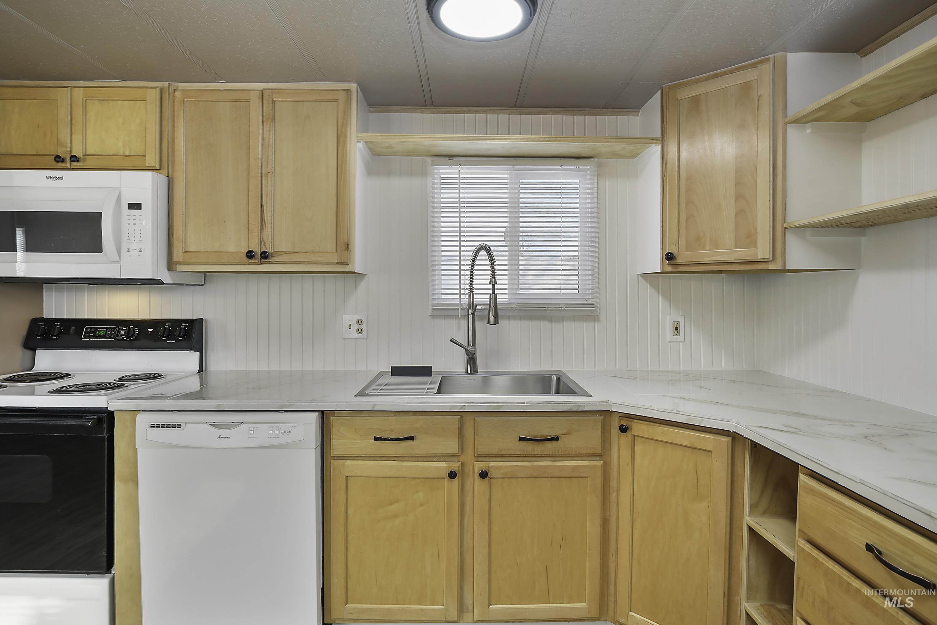 631 Warner Ave. #18, Lewiston, Idaho 83501, 2 Bedrooms, 1 Bathroom, Residential For Sale, Price $72,500,MLS 98973217