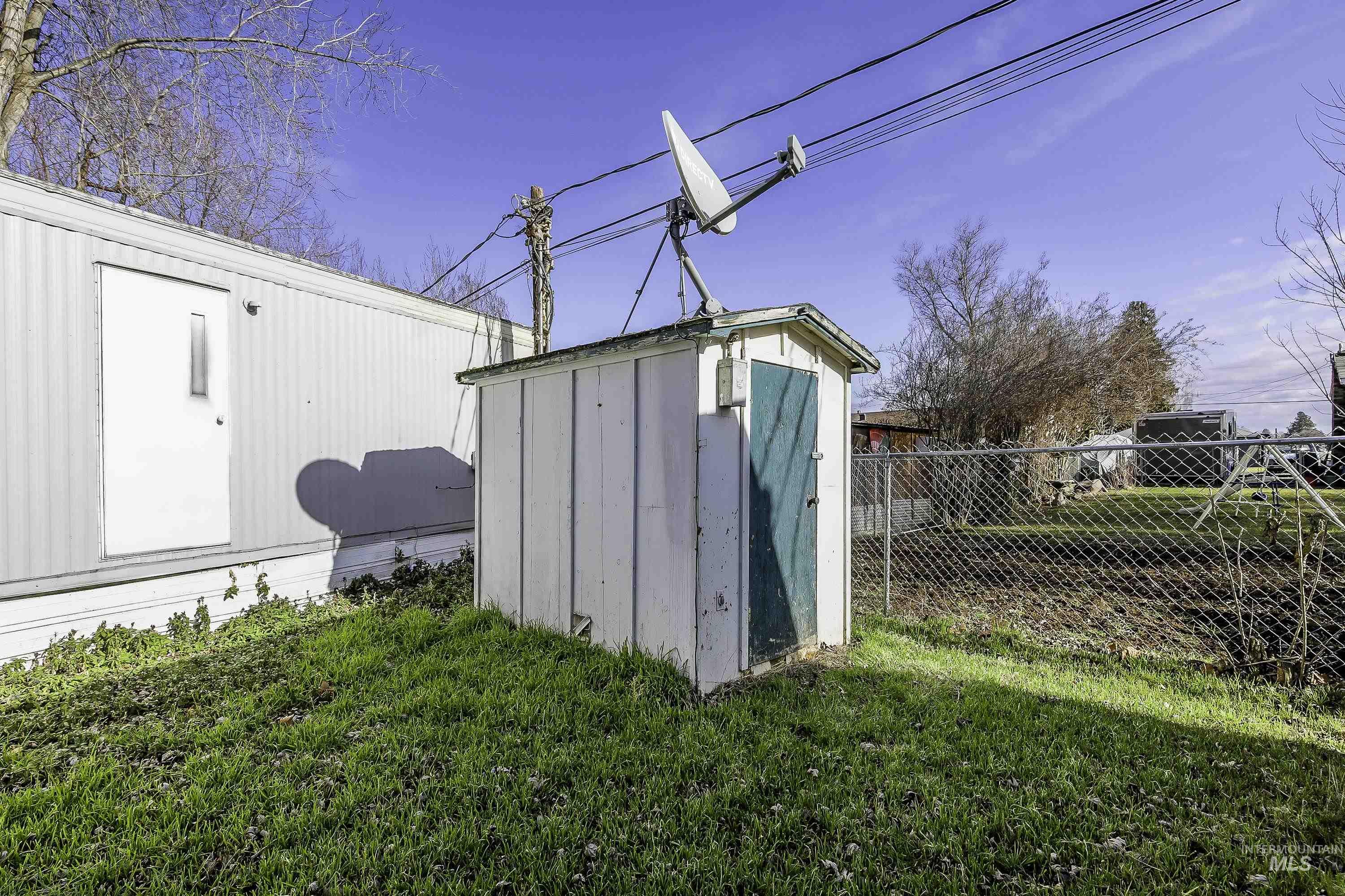 631 Warner Ave. #18, Lewiston, Idaho 83501, 2 Bedrooms, 1 Bathroom, Residential For Sale, Price $72,500,MLS 98973217