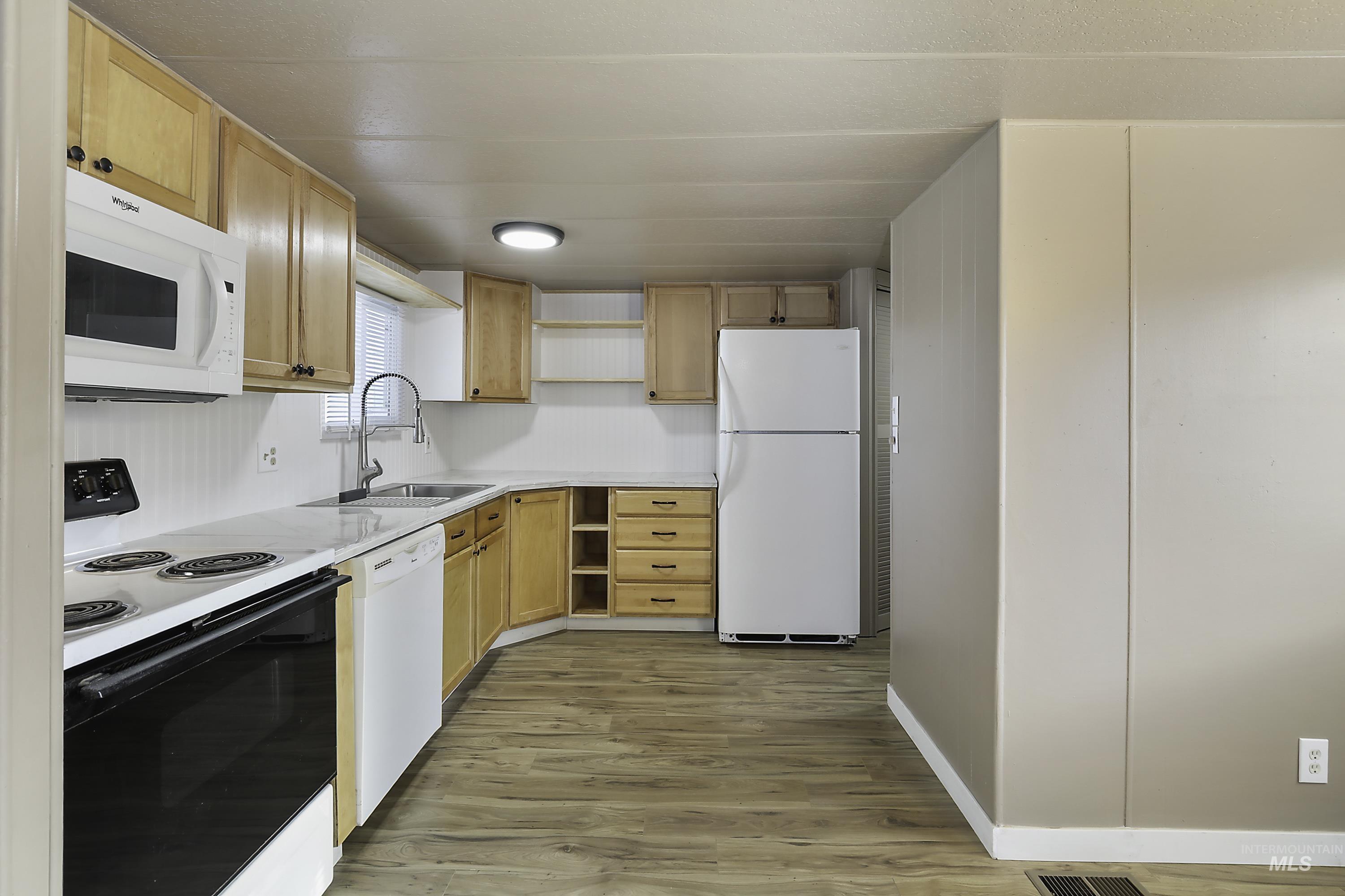 631 Warner Ave. #18, Lewiston, Idaho 83501, 2 Bedrooms, 1 Bathroom, Residential For Sale, Price $72,500,MLS 98973217