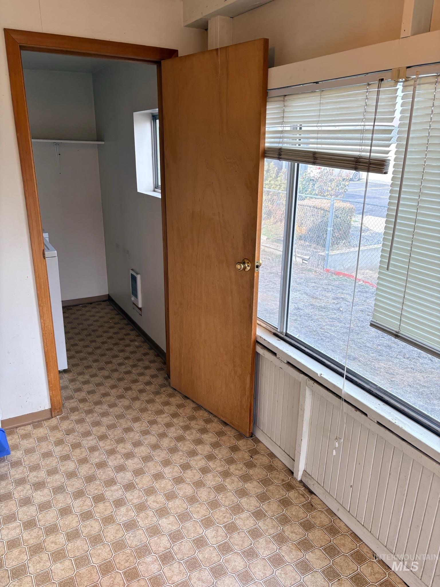 627 SW 3rd St., Fruitland, Idaho 83619, 3 Bedrooms, 1.5 Bathrooms, Residential For Sale, Price $279,900,MLS 98973218