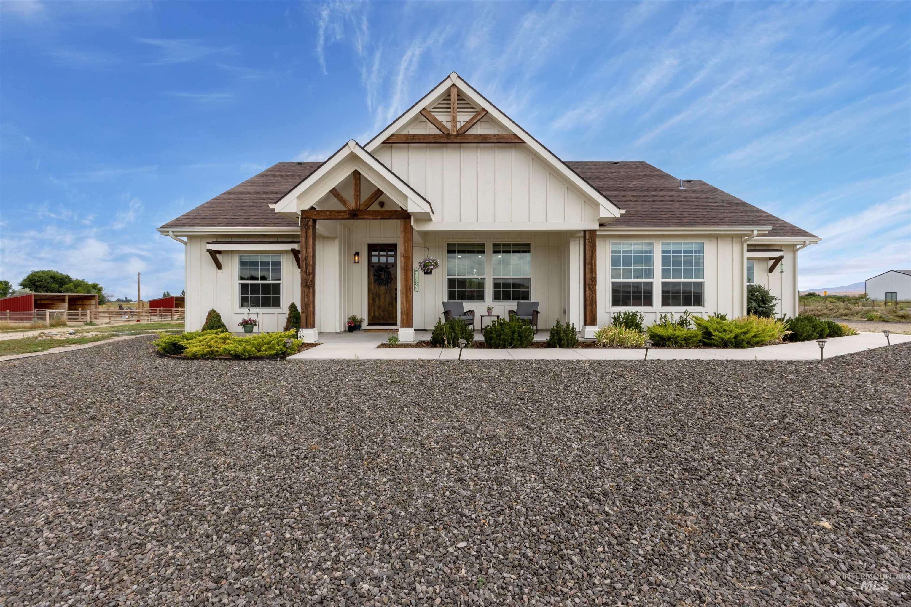 2635 Berglund, Emmett, Idaho 83617, 3 Bedrooms, 3.5 Bathrooms, Residential For Sale, Price $998,000,MLS 98973220