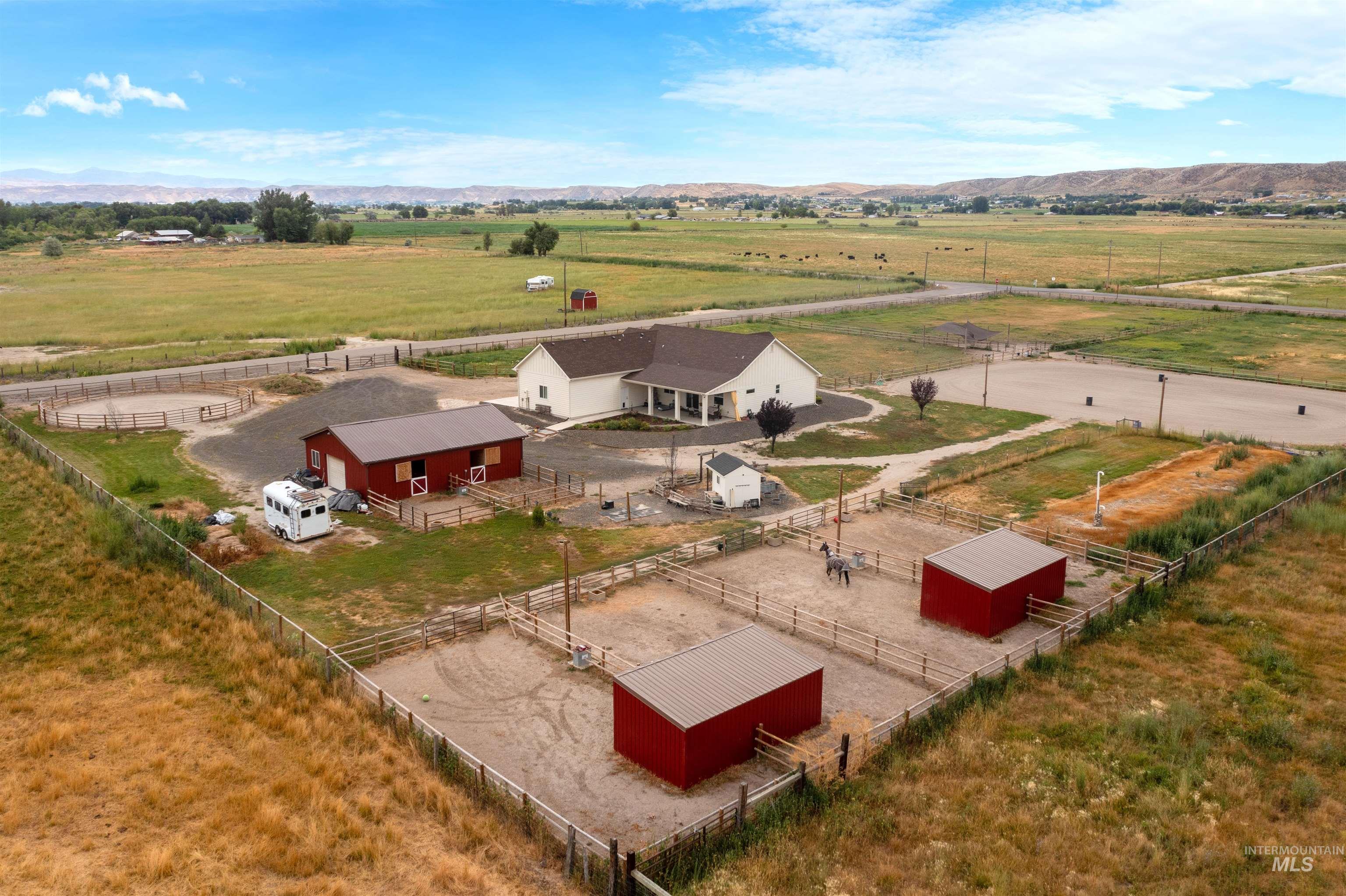 2635 Berglund, Emmett, Idaho 83617, 3 Bedrooms, 3.5 Bathrooms, Residential For Sale, Price $998,000,MLS 98973220