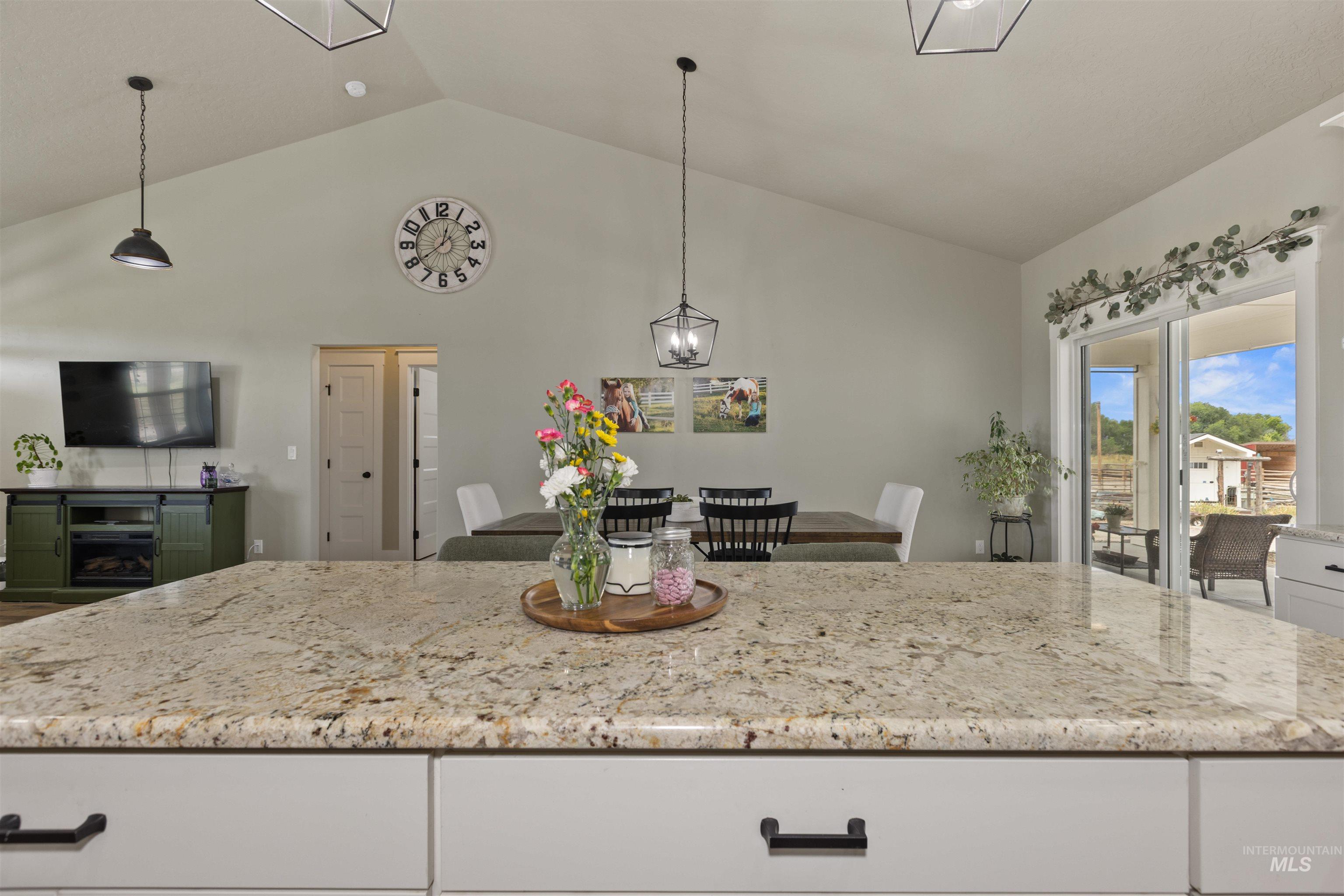 2635 Berglund, Emmett, Idaho 83617, 3 Bedrooms, 3.5 Bathrooms, Residential For Sale, Price $998,000,MLS 98973220