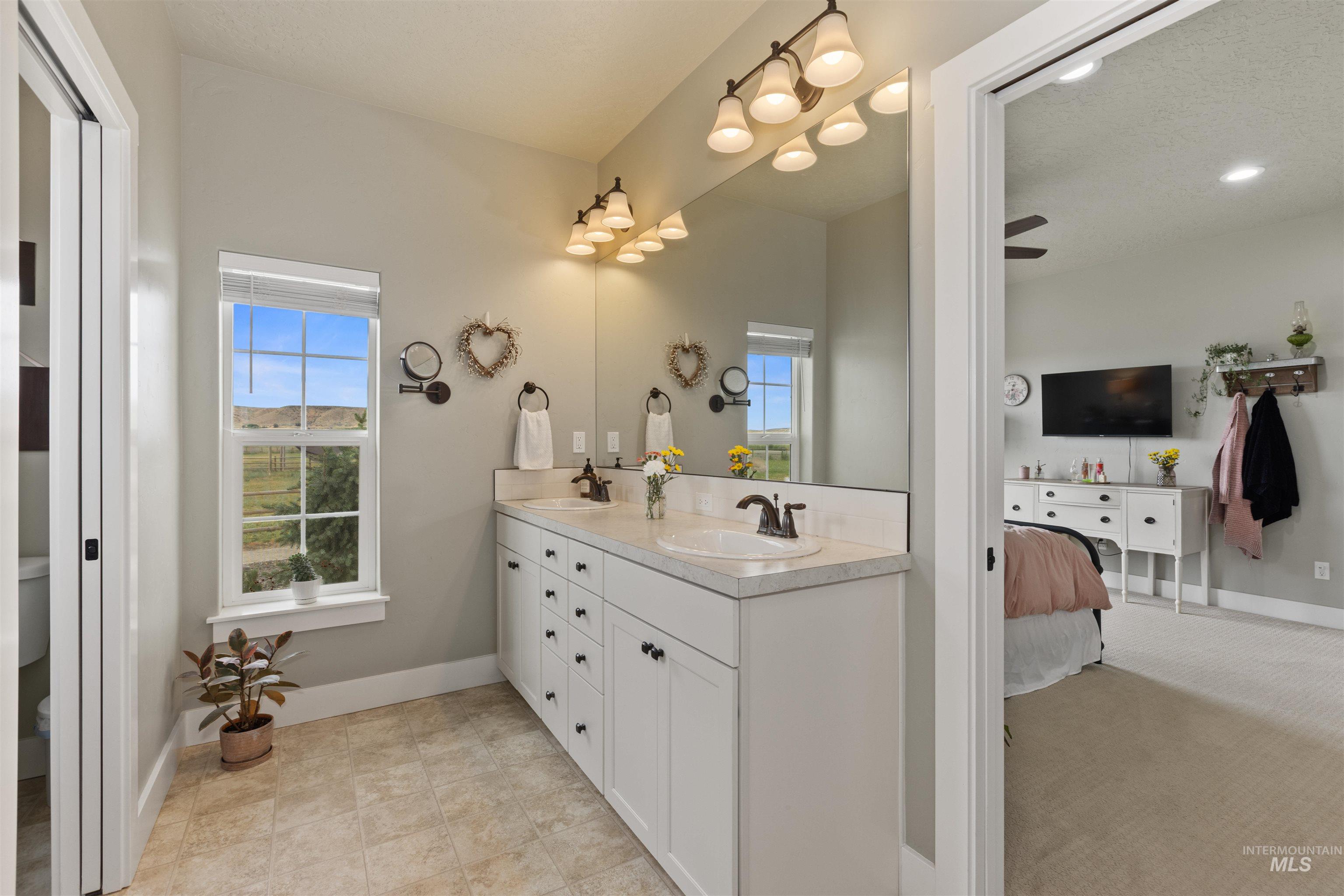 2635 Berglund, Emmett, Idaho 83617, 3 Bedrooms, 3.5 Bathrooms, Residential For Sale, Price $998,000,MLS 98973220