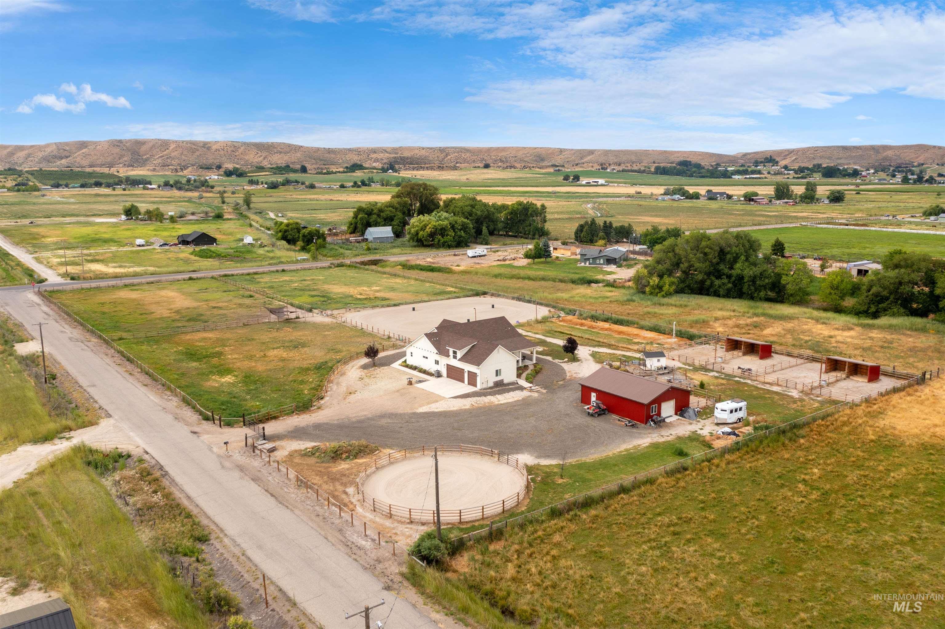2635 Berglund, Emmett, Idaho 83617, 3 Bedrooms, 3.5 Bathrooms, Residential For Sale, Price $998,000,MLS 98973220