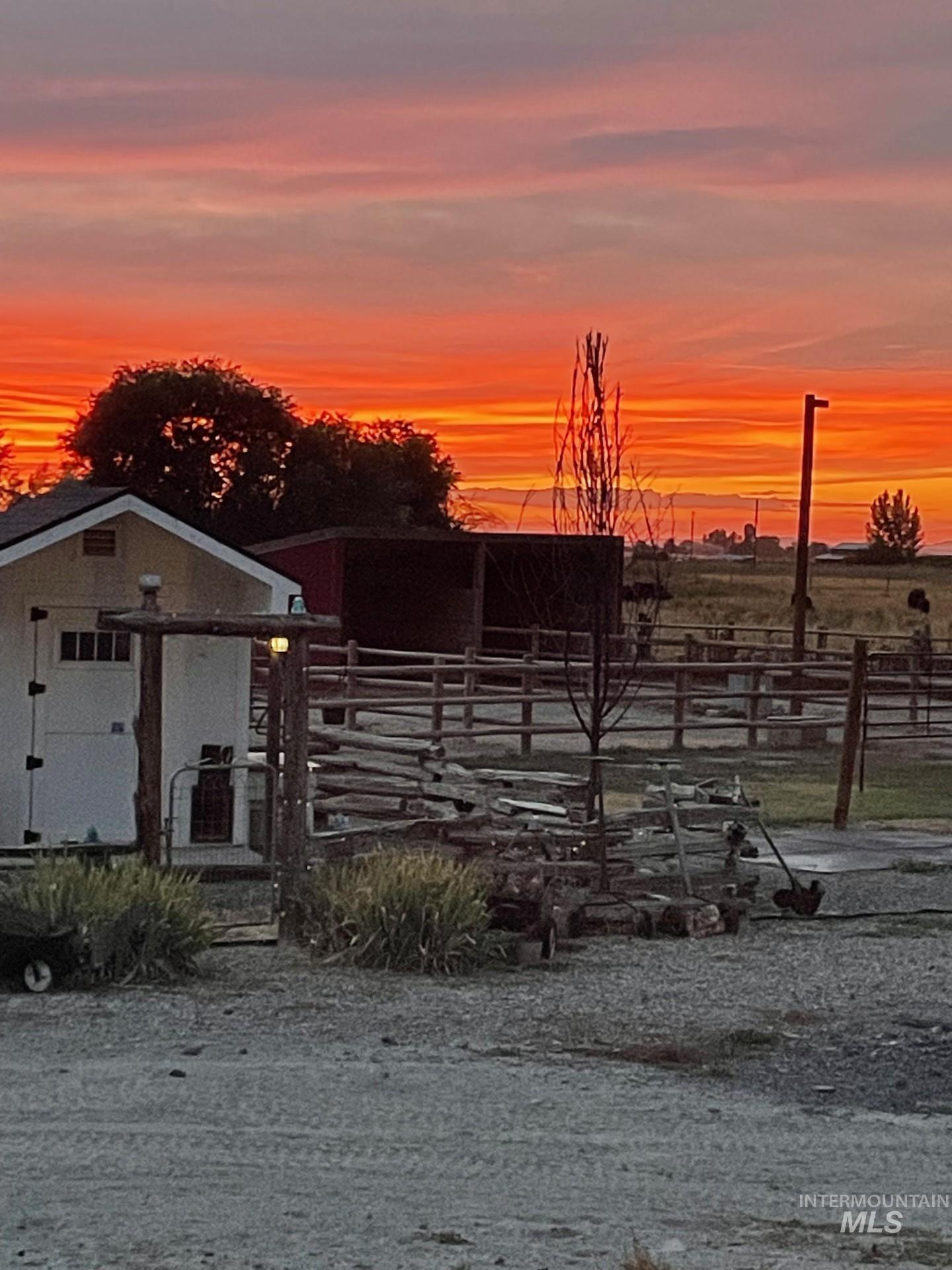 2635 Berglund, Emmett, Idaho 83617, 3 Bedrooms, 3.5 Bathrooms, Residential For Sale, Price $998,000,MLS 98973220