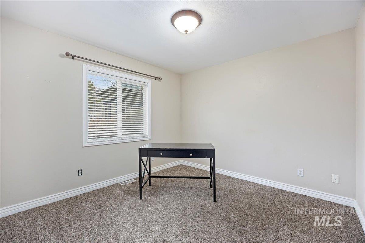 210 7th Ave N, Twin Falls, Idaho 83301, 3 Bedrooms, 2 Bathrooms, Residential For Sale, Price $309,000,MLS 98973221