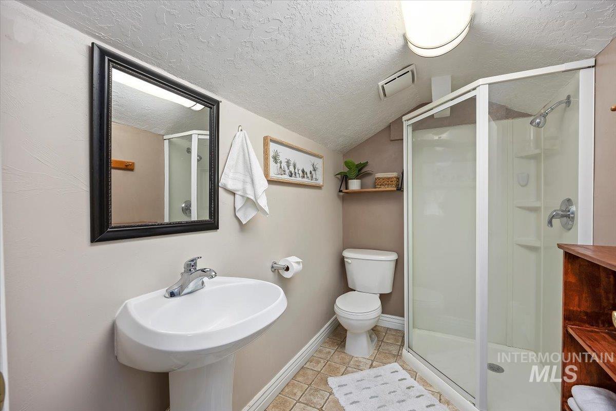 210 7th Ave N, Twin Falls, Idaho 83301, 3 Bedrooms, 2 Bathrooms, Residential For Sale, Price $309,000,MLS 98973221