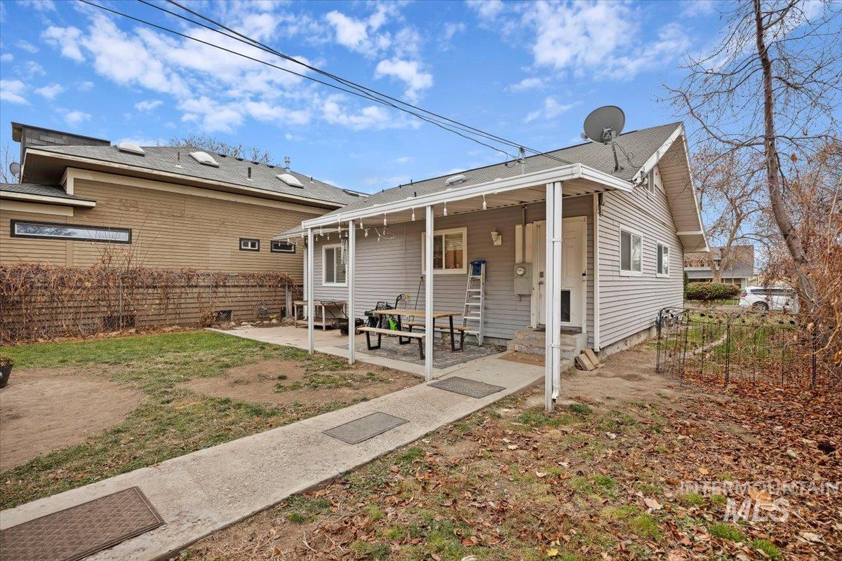 210 7th Ave N, Twin Falls, Idaho 83301, 3 Bedrooms, 2 Bathrooms, Residential For Sale, Price $309,000,MLS 98973221