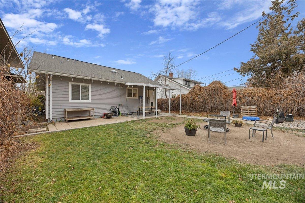 210 7th Ave N, Twin Falls, Idaho 83301, 3 Bedrooms, 2 Bathrooms, Residential For Sale, Price $309,000,MLS 98973221