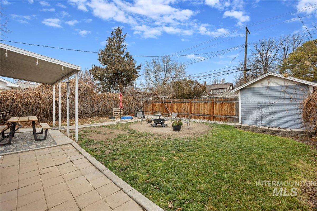 210 7th Ave N, Twin Falls, Idaho 83301, 3 Bedrooms, 2 Bathrooms, Residential For Sale, Price $309,000,MLS 98973221