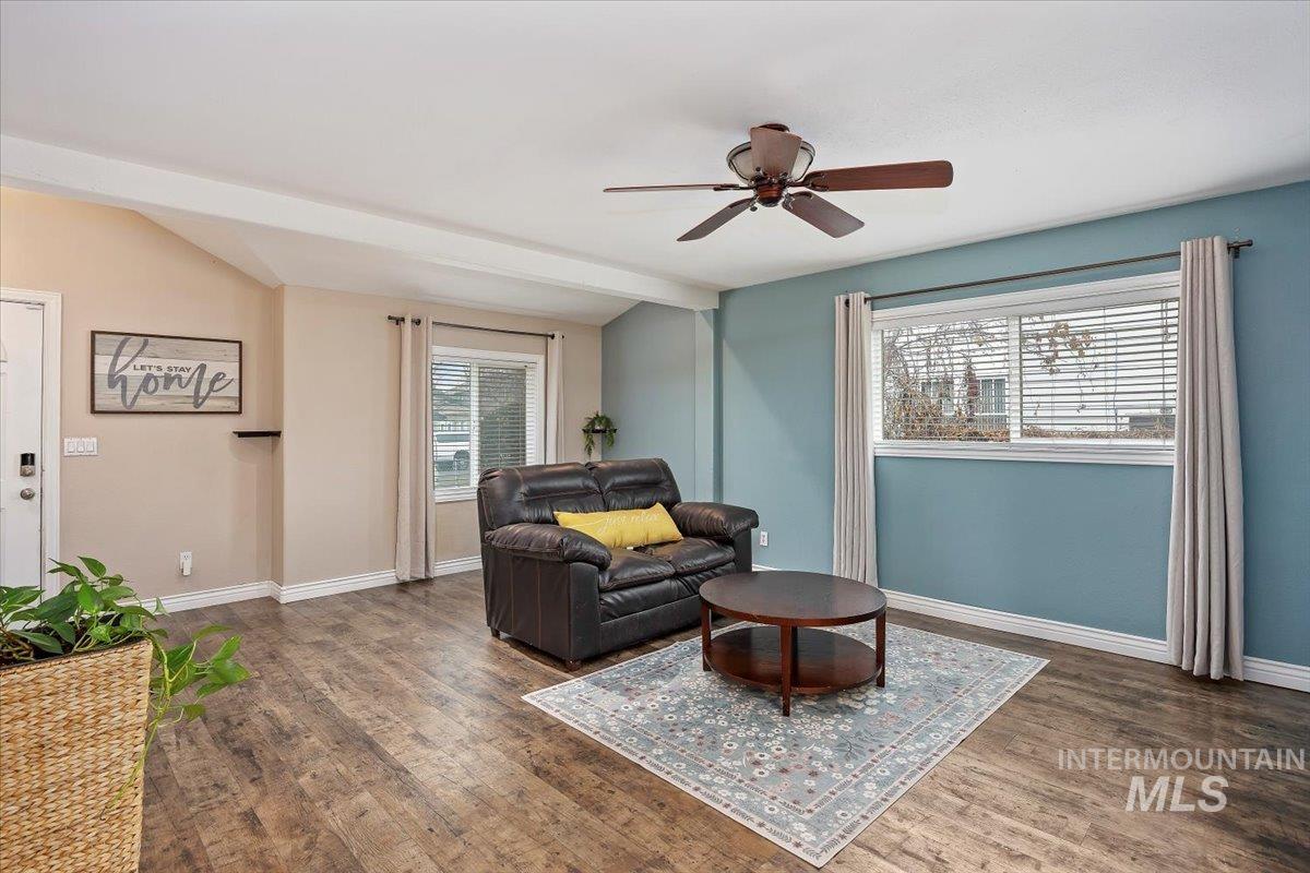 210 7th Ave N, Twin Falls, Idaho 83301, 3 Bedrooms, 2 Bathrooms, Residential For Sale, Price $309,000,MLS 98973221