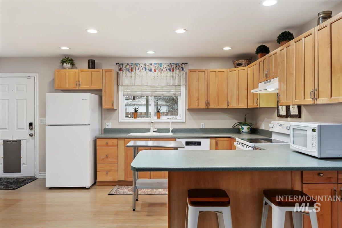 210 7th Ave N, Twin Falls, Idaho 83301, 3 Bedrooms, 2 Bathrooms, Residential For Sale, Price $309,000,MLS 98973221