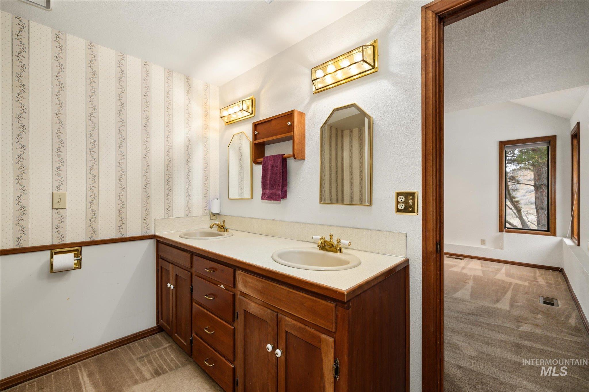 8200 W Spring Creek Way, Boise, Idaho 83714-9667, 3 Bedrooms, 2.5 Bathrooms, Residential For Sale, Price $796,000,MLS 98973222