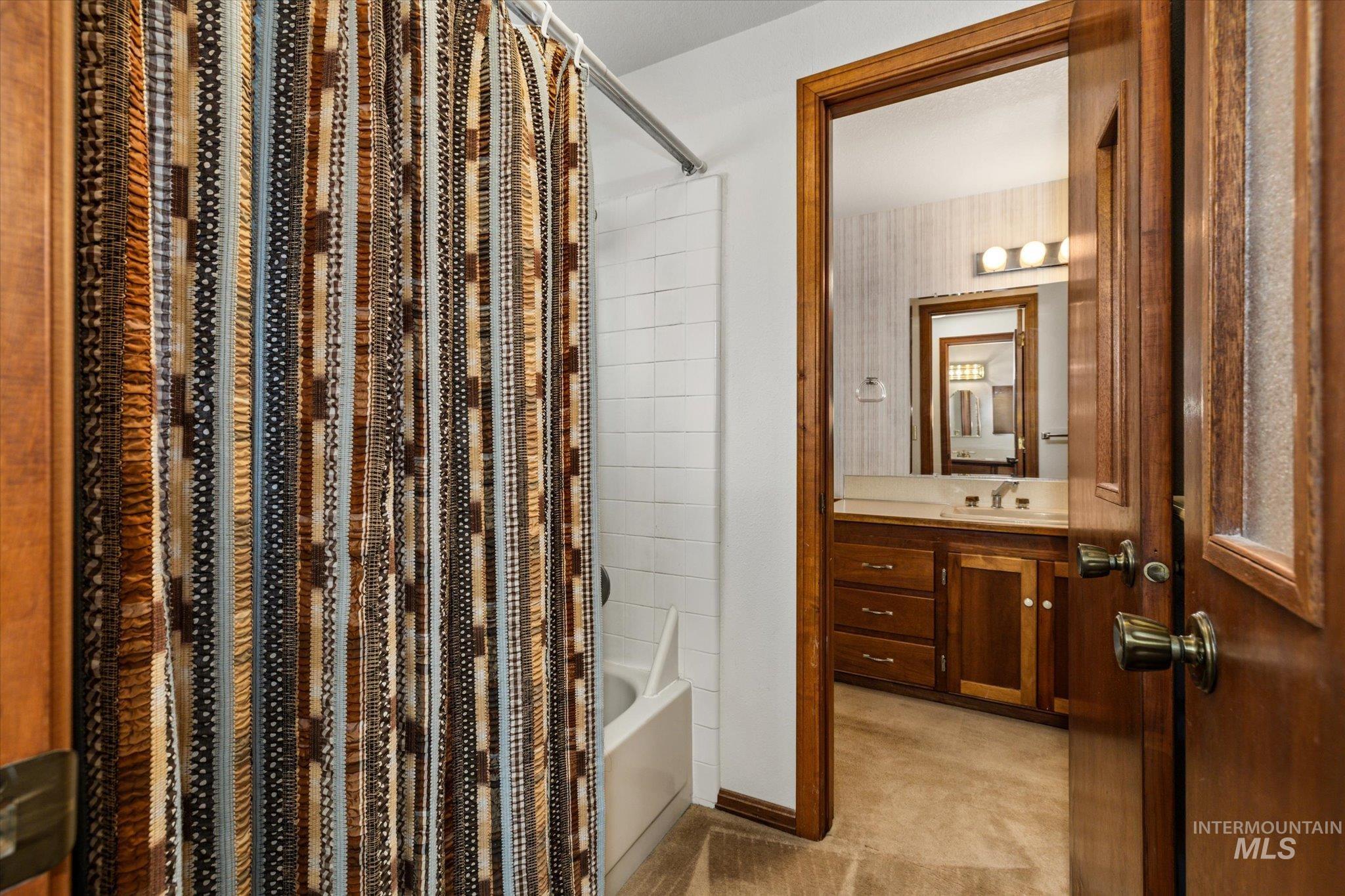 8200 W Spring Creek Way, Boise, Idaho 83714-9667, 3 Bedrooms, 2.5 Bathrooms, Residential For Sale, Price $796,000,MLS 98973222