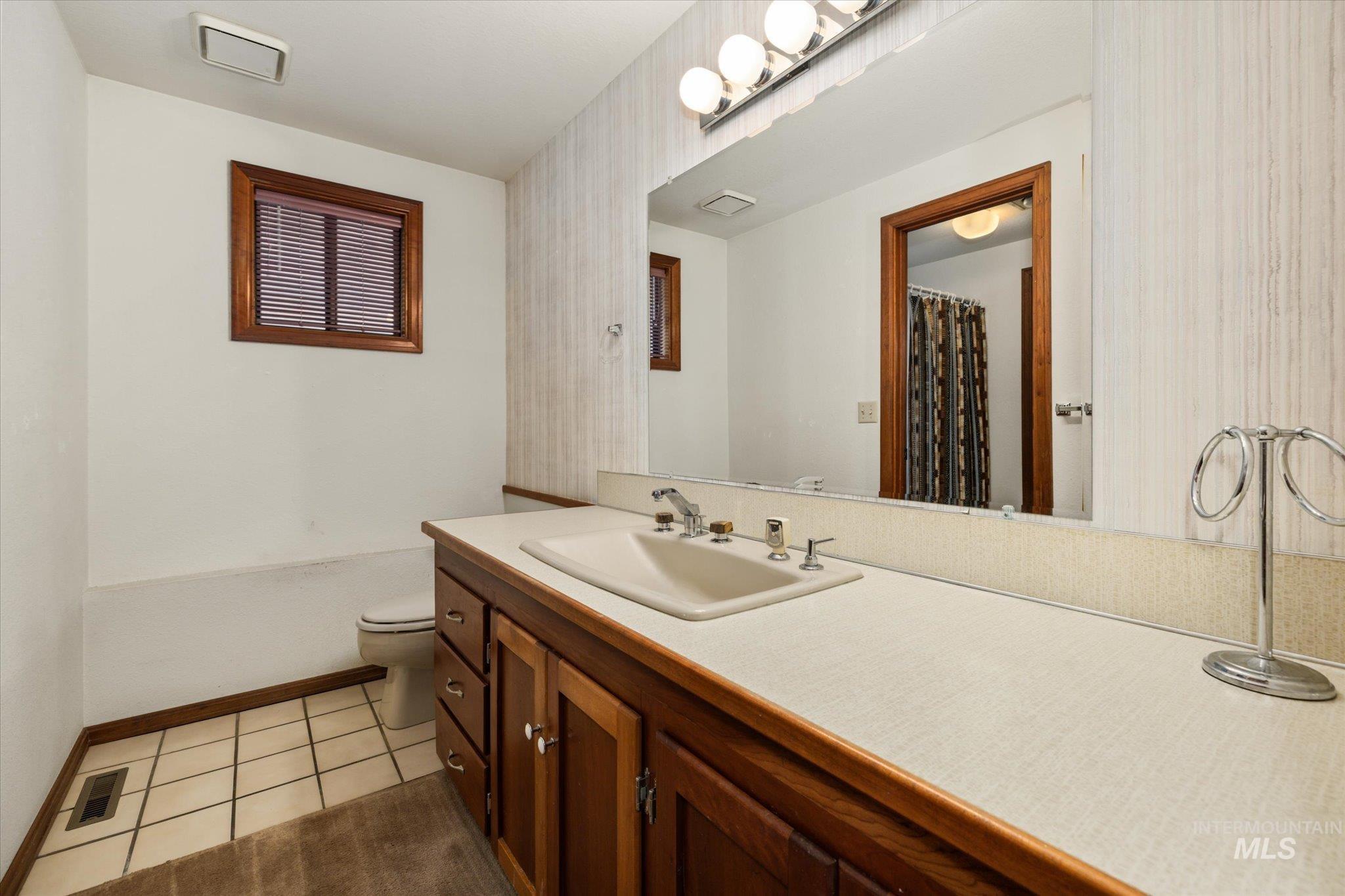 8200 W Spring Creek Way, Boise, Idaho 83714-9667, 3 Bedrooms, 2.5 Bathrooms, Residential For Sale, Price $796,000,MLS 98973222