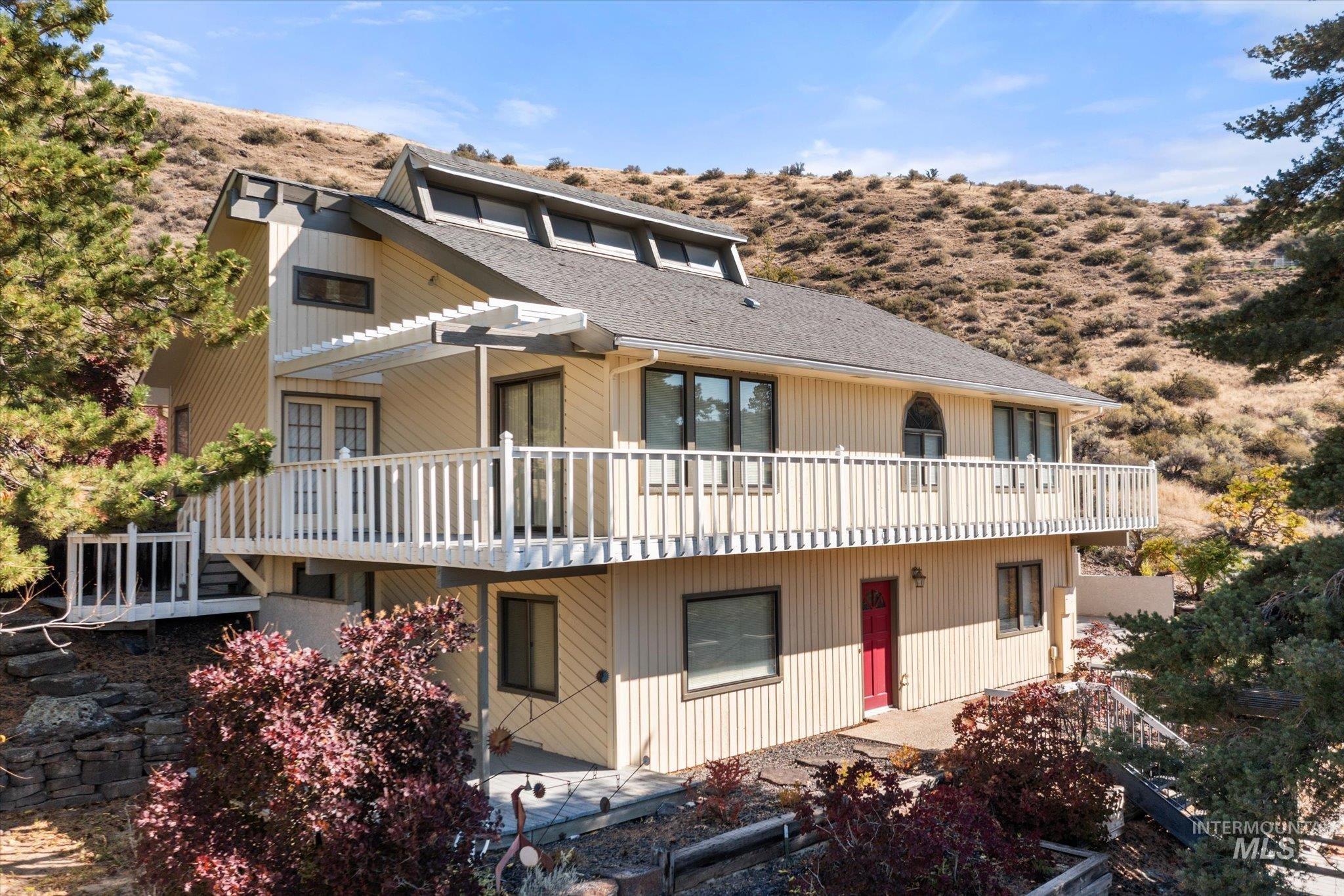 8200 W Spring Creek Way, Boise, Idaho 83714-9667, 3 Bedrooms, 2.5 Bathrooms, Residential For Sale, Price $796,000,MLS 98973222