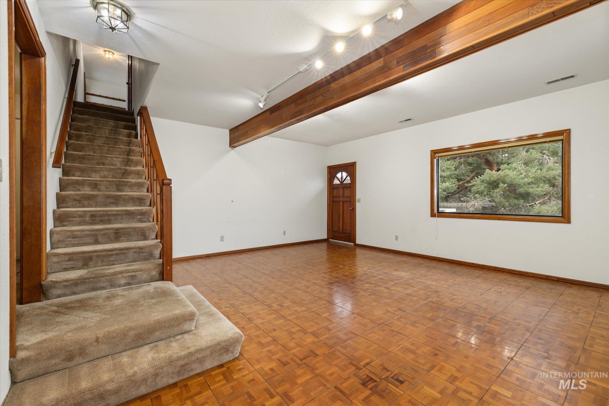 8200 W Spring Creek Way, Boise, Idaho 83714-9667, 3 Bedrooms, 2.5 Bathrooms, Residential For Sale, Price $796,000,MLS 98973222