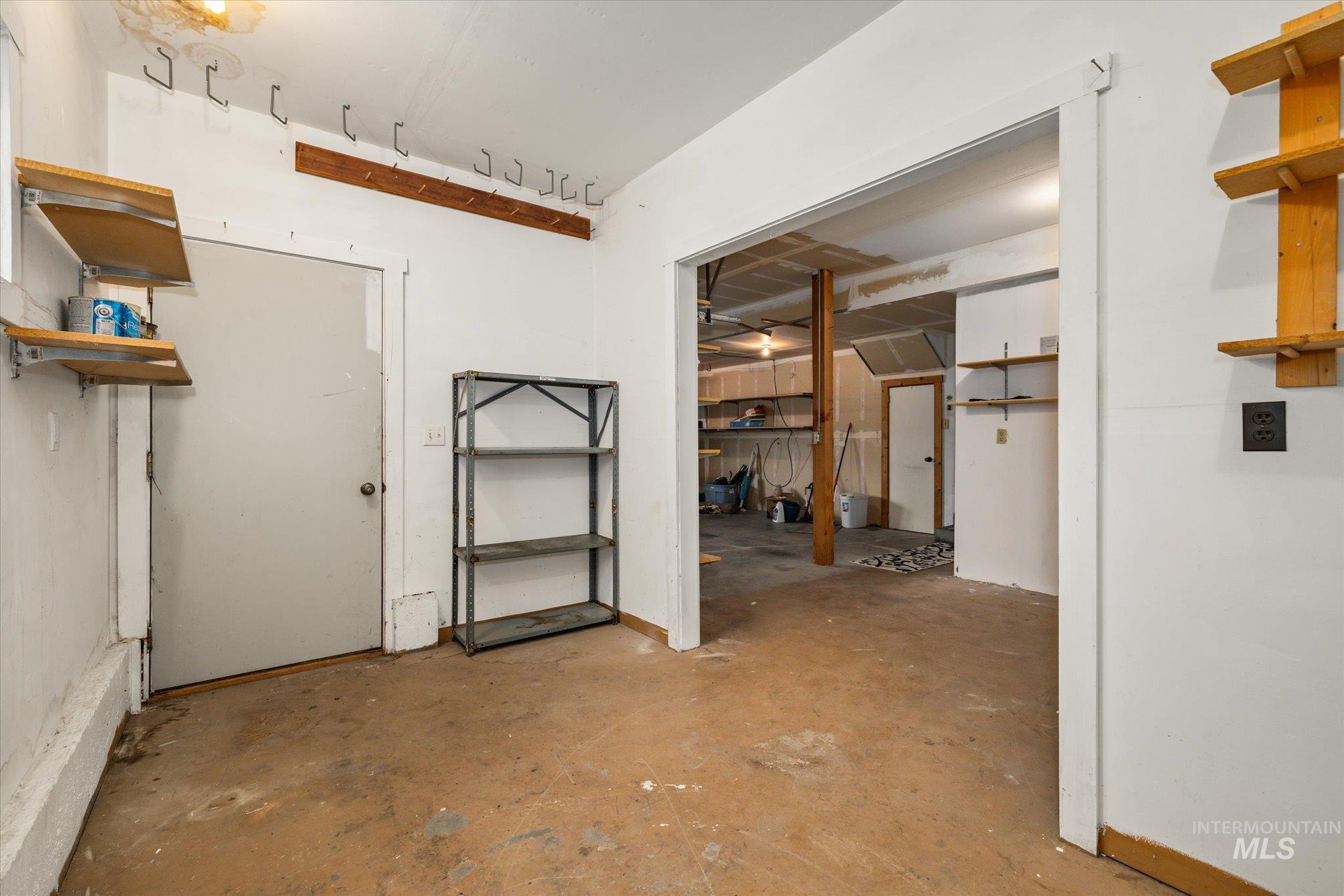 8200 W Spring Creek Way, Boise, Idaho 83714-9667, 3 Bedrooms, 2.5 Bathrooms, Residential For Sale, Price $796,000,MLS 98973222