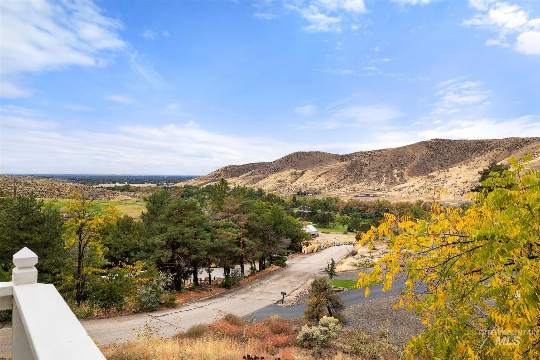 8200 W Spring Creek Way, Boise, Idaho 83714-9667, 3 Bedrooms, 2.5 Bathrooms, Residential For Sale, Price $796,000,MLS 98973222