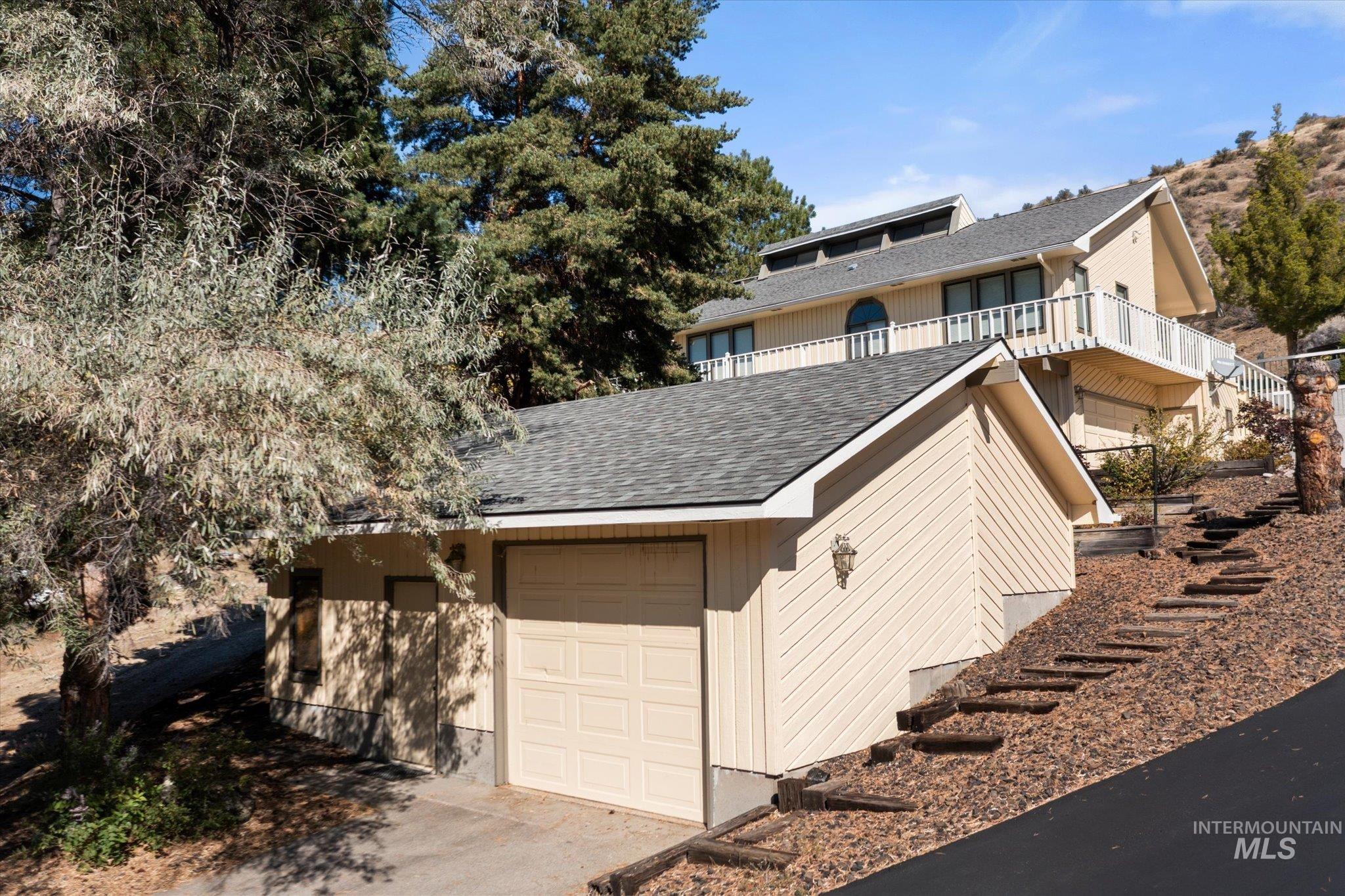 8200 W Spring Creek Way, Boise, Idaho 83714-9667, 3 Bedrooms, 2.5 Bathrooms, Residential For Sale, Price $796,000,MLS 98973222