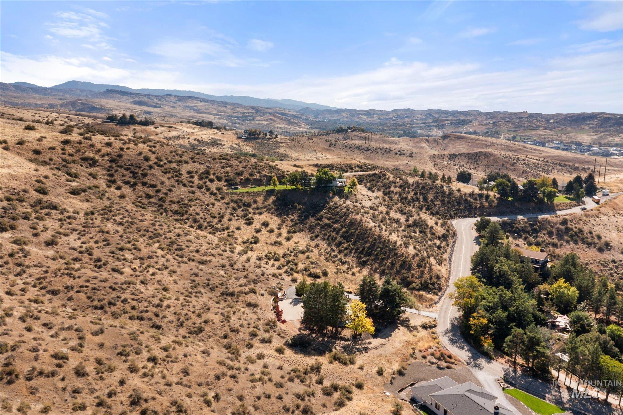 8200 W Spring Creek Way, Boise, Idaho 83714-9667, 3 Bedrooms, 2.5 Bathrooms, Residential For Sale, Price $796,000,MLS 98973222