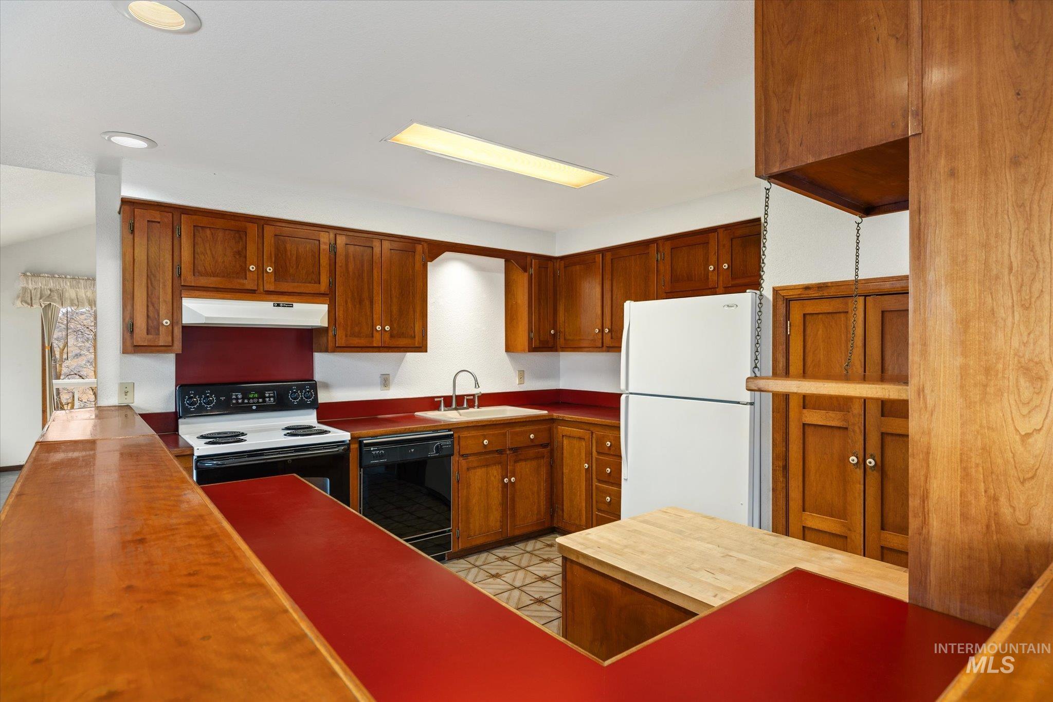 8200 W Spring Creek Way, Boise, Idaho 83714-9667, 3 Bedrooms, 2.5 Bathrooms, Residential For Sale, Price $796,000,MLS 98973222