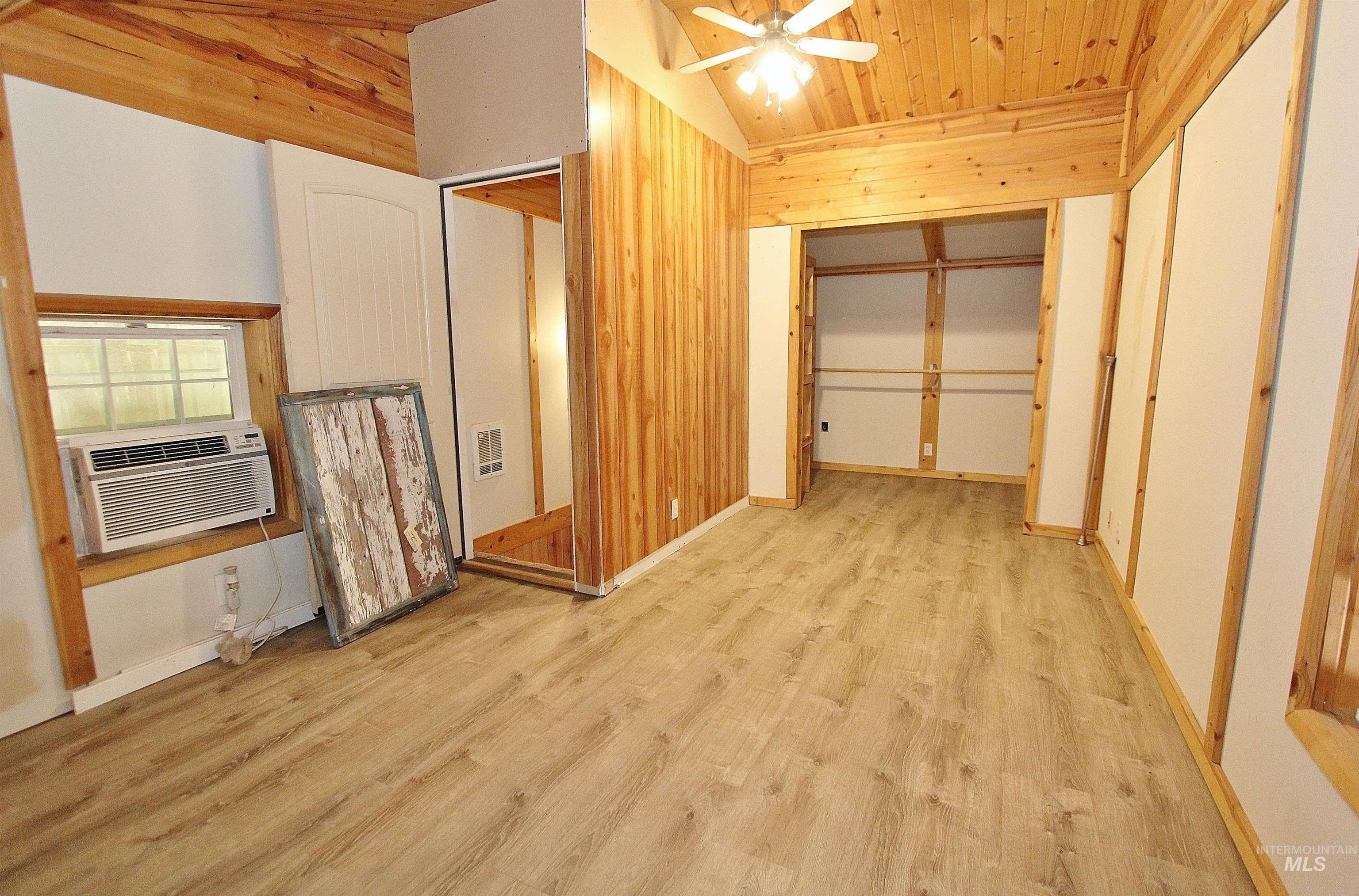 85 S Robinson Rd, Nampa, Idaho 83687, 2 Bedrooms, 1 Bathroom, Residential For Sale, Price $699,900,MLS 98973223