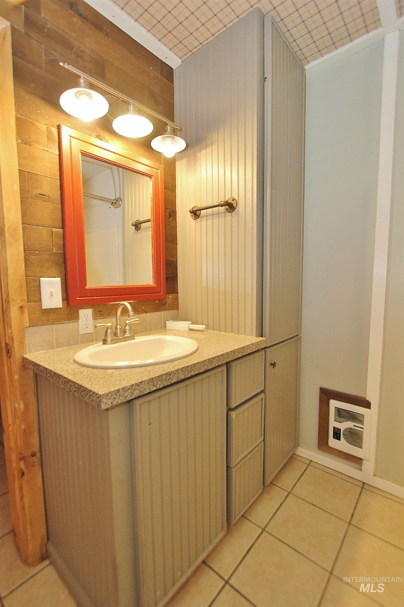 85 S Robinson Rd, Nampa, Idaho 83687, 2 Bedrooms, 1 Bathroom, Residential For Sale, Price $699,900,MLS 98973223