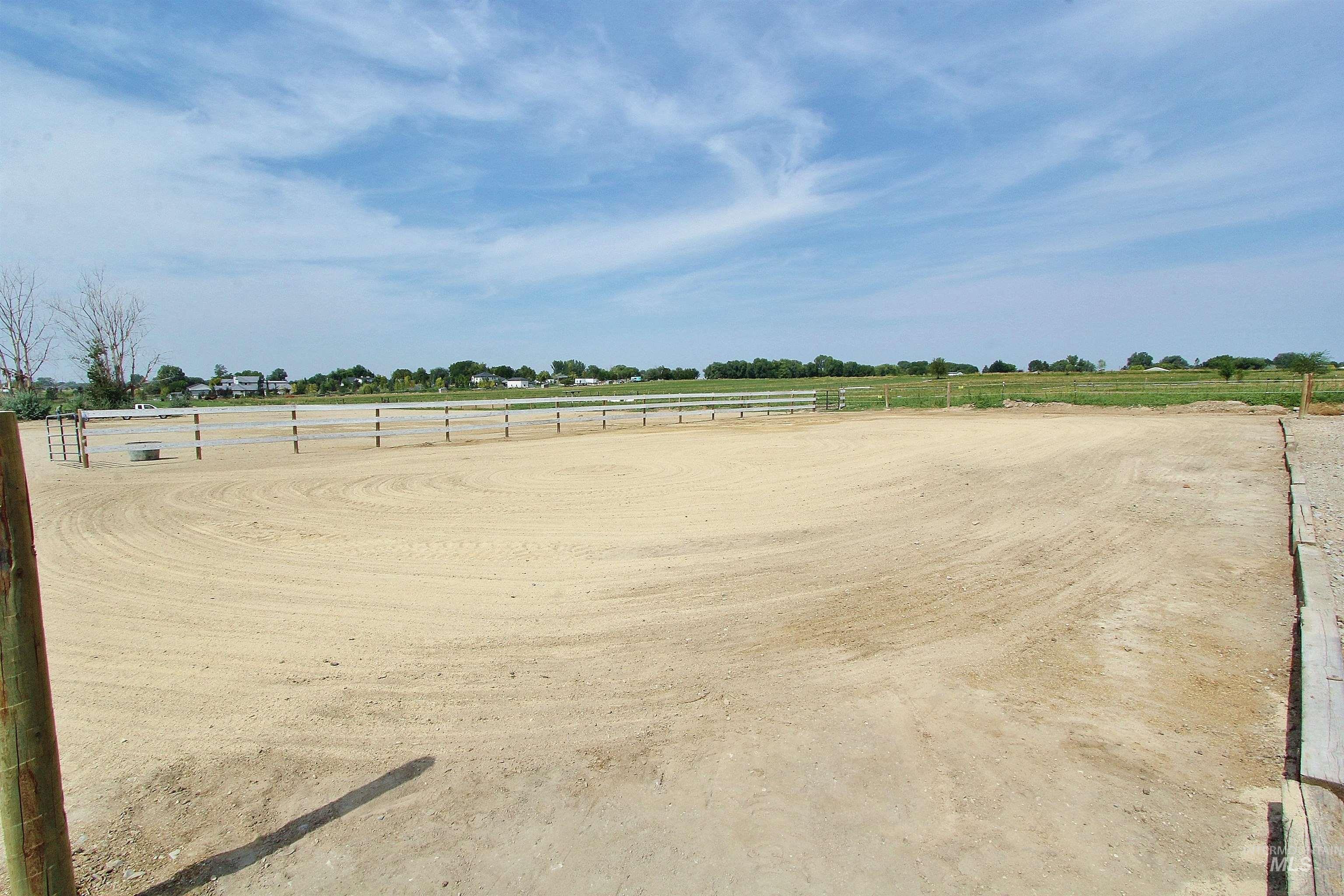 85 S Robinson Rd, Nampa, Idaho 83687, 2 Bedrooms, 1 Bathroom, Residential For Sale, Price $699,900,MLS 98973223