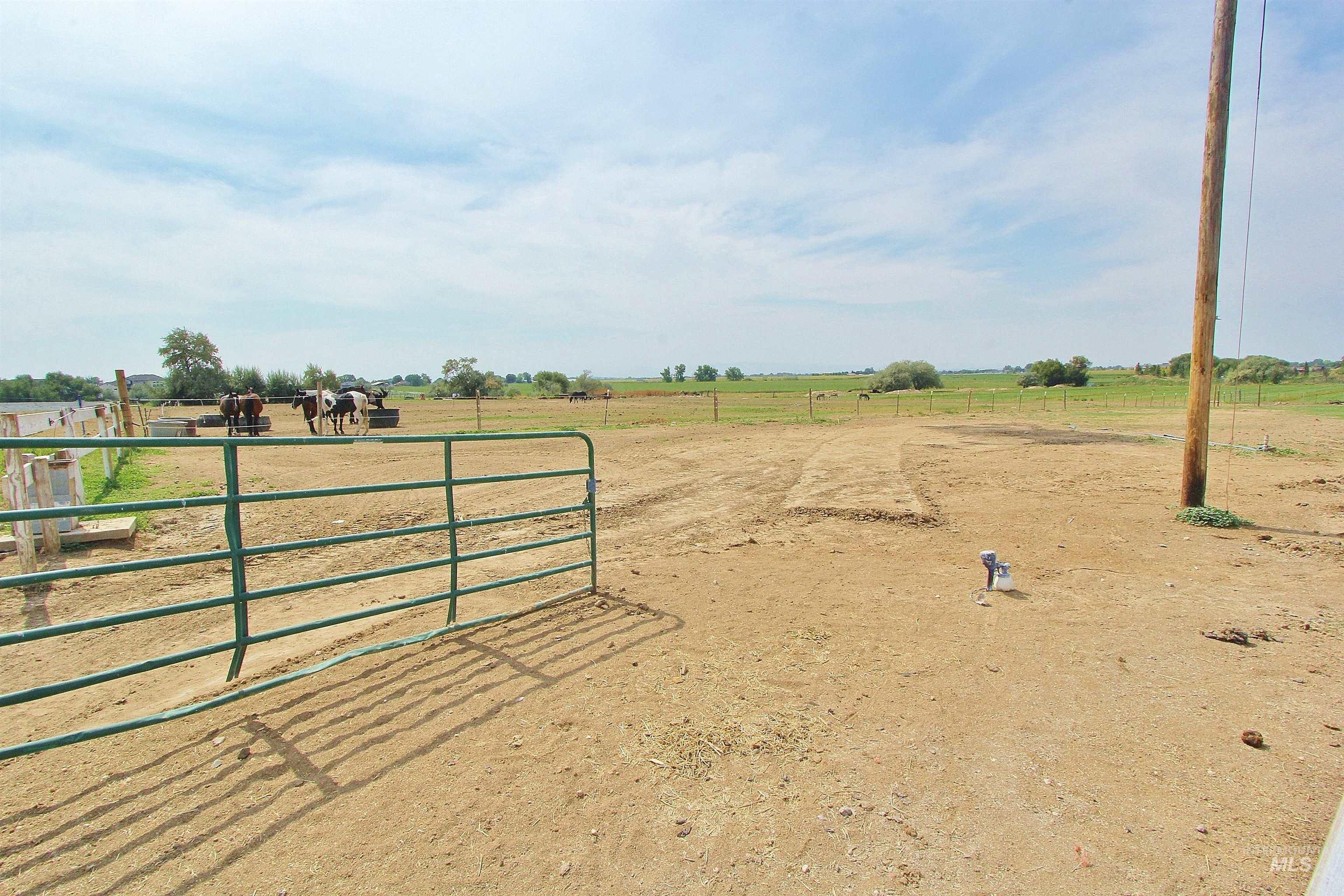 85 S Robinson Rd, Nampa, Idaho 83687, 2 Bedrooms, 1 Bathroom, Residential For Sale, Price $699,900,MLS 98973223