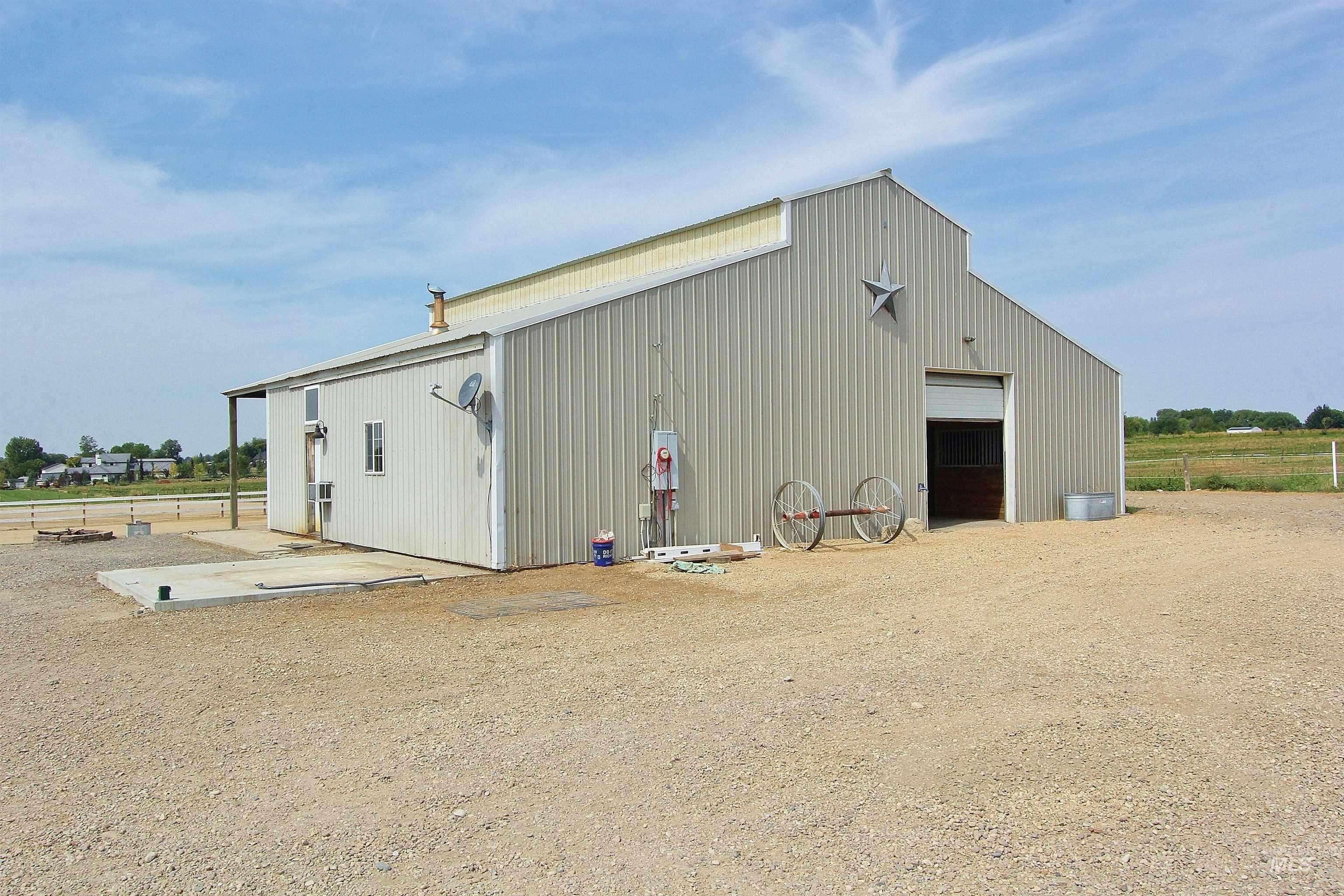 85 S Robinson Rd, Nampa, Idaho 83687, 2 Bedrooms, 1 Bathroom, Residential For Sale, Price $699,900,MLS 98973223