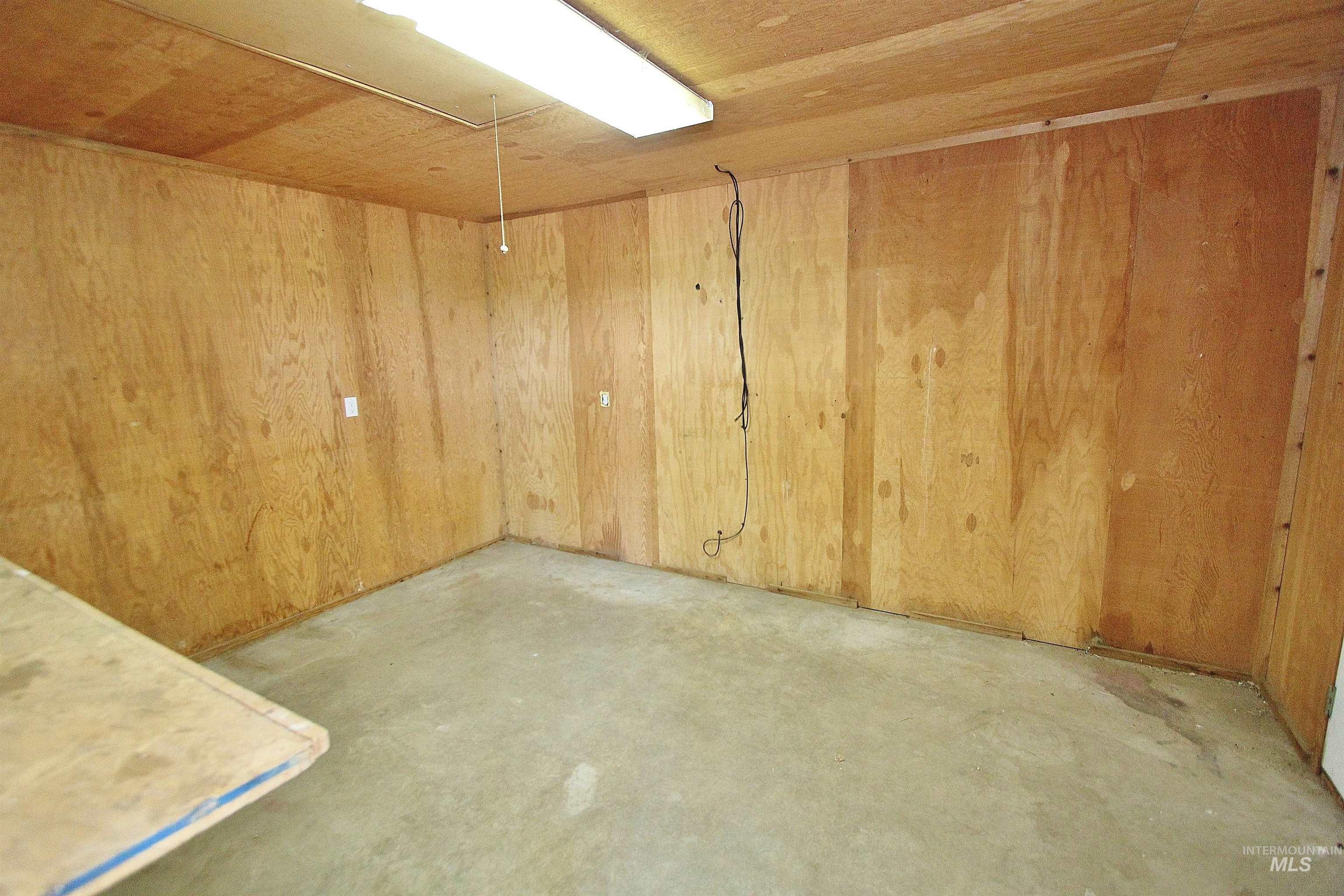 85 S Robinson Rd, Nampa, Idaho 83687, 2 Bedrooms, 1 Bathroom, Residential For Sale, Price $699,900,MLS 98973223