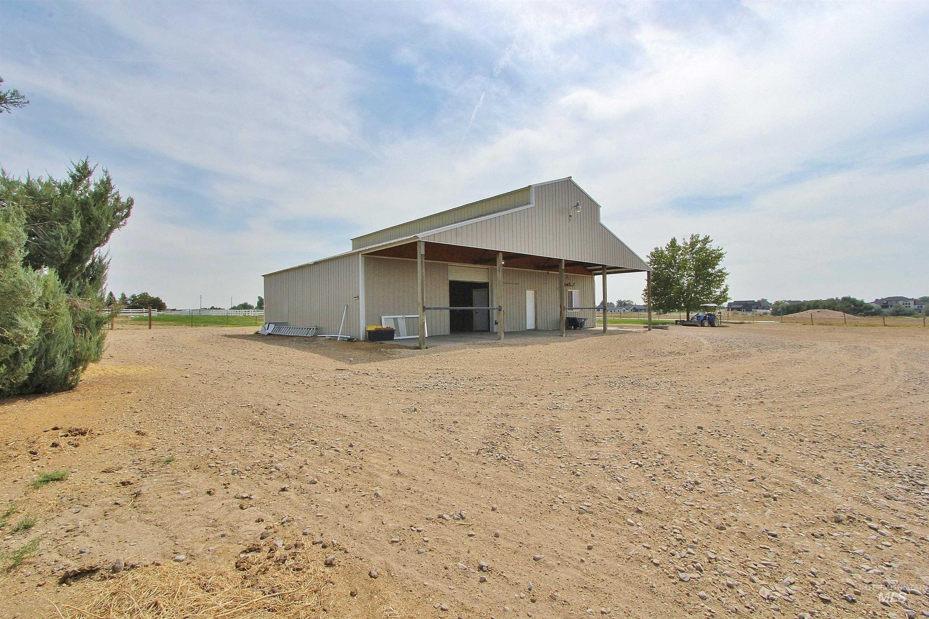 85 S Robinson Rd, Nampa, Idaho 83687, 2 Bedrooms, 1 Bathroom, Residential For Sale, Price $699,900,MLS 98973223