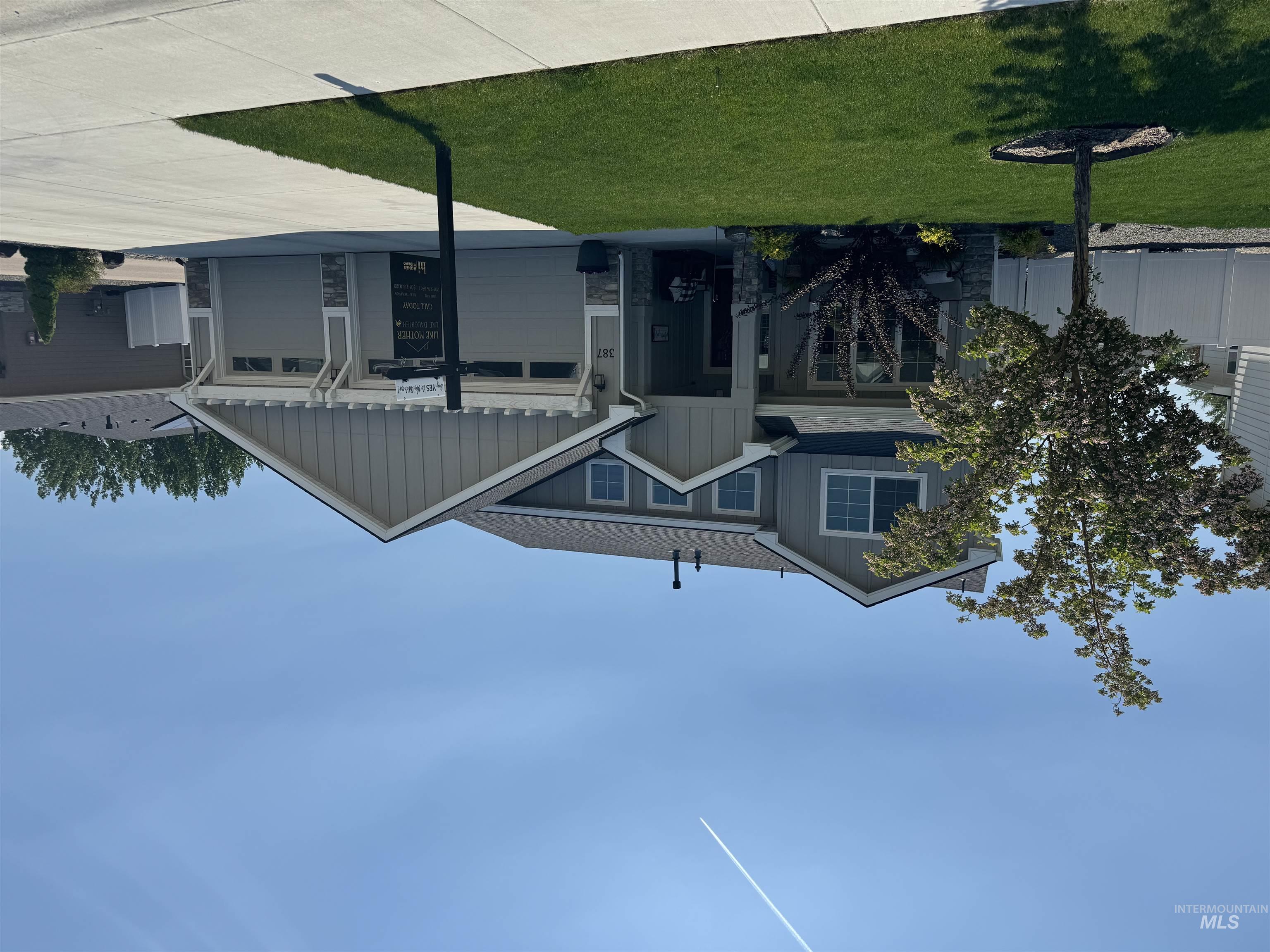 387 Fox Lantern Ct, Middleton, Idaho 83644, 4 Bedrooms, 2.5 Bathrooms, Residential For Sale, Price $689,000,MLS 98973226