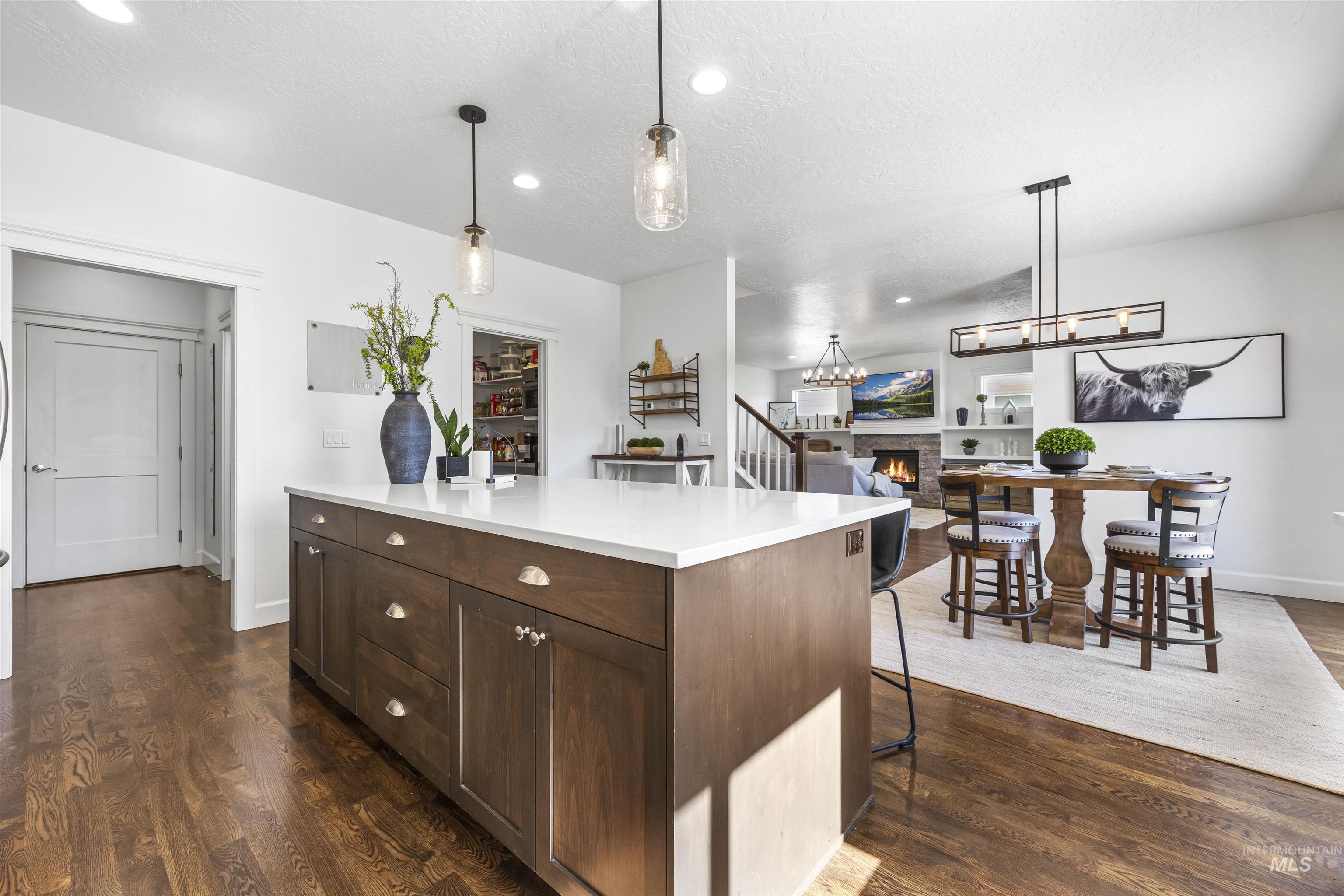 387 Fox Lantern Ct, Middleton, Idaho 83644, 4 Bedrooms, 2.5 Bathrooms, Residential For Sale, Price $689,000,MLS 98973226