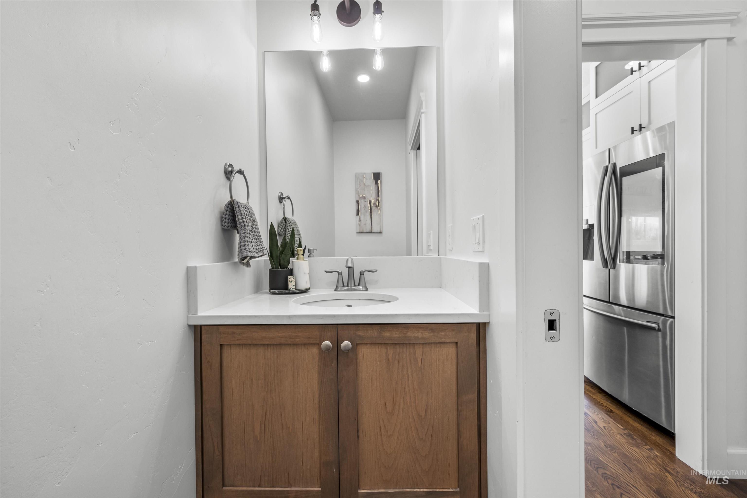 387 Fox Lantern Ct, Middleton, Idaho 83644, 4 Bedrooms, 2.5 Bathrooms, Residential For Sale, Price $689,000,MLS 98973226