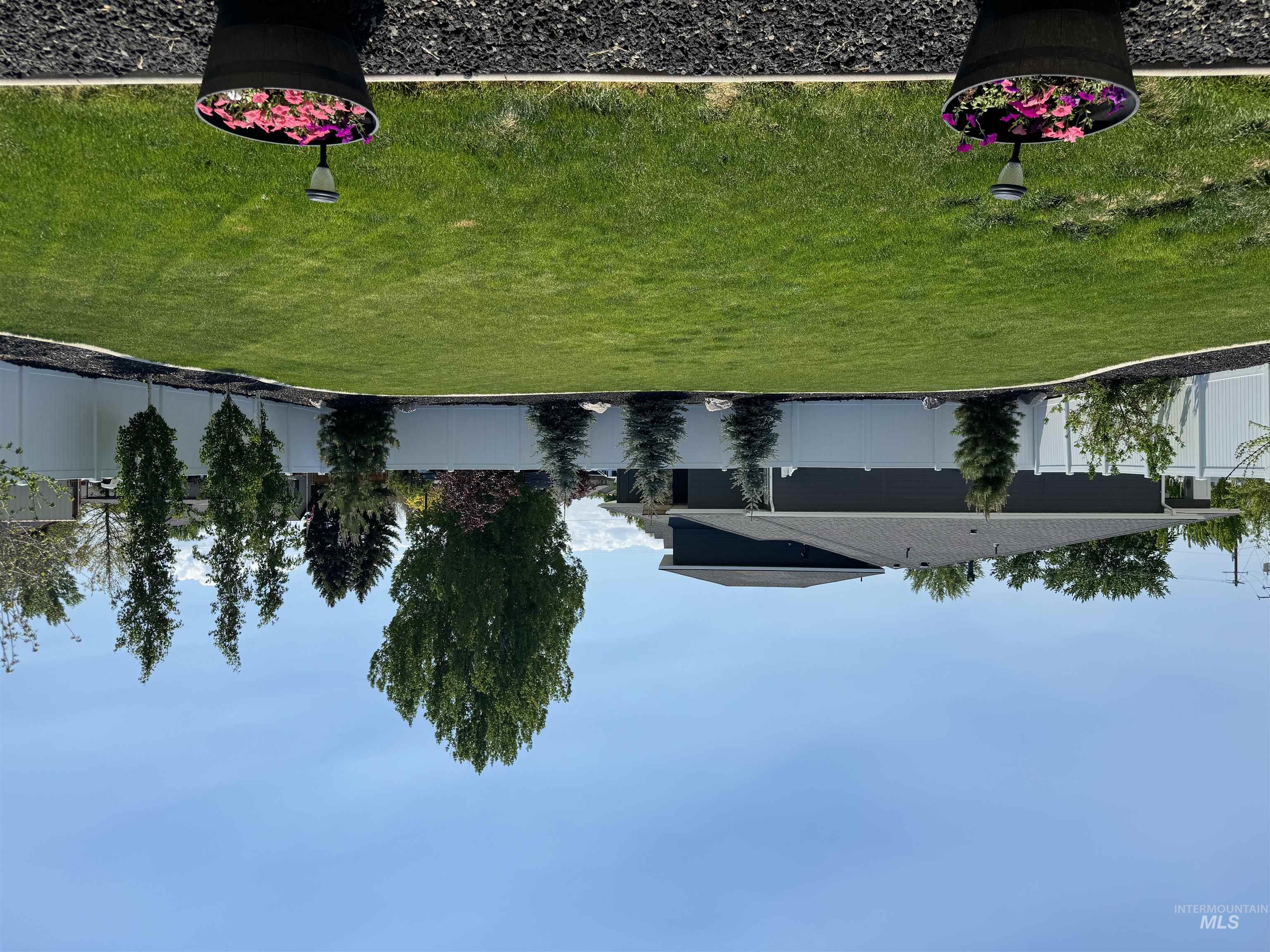 387 Fox Lantern Ct, Middleton, Idaho 83644, 4 Bedrooms, 2.5 Bathrooms, Residential For Sale, Price $689,000,MLS 98973226