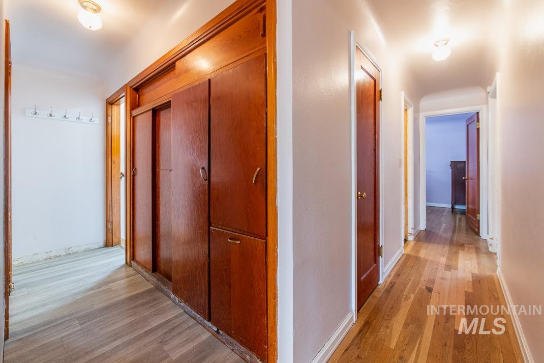 119 S. Holly Street, Nampa, Idaho 83686, 5 Bedrooms, 2 Bathrooms, Residential For Sale, Price $475,000,MLS 98973227