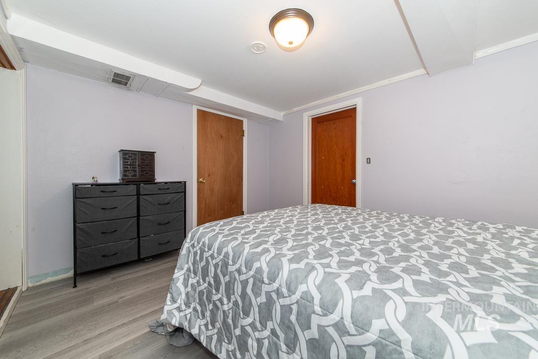 119 S. Holly Street, Nampa, Idaho 83686, 5 Bedrooms, 2 Bathrooms, Residential For Sale, Price $475,000,MLS 98973227